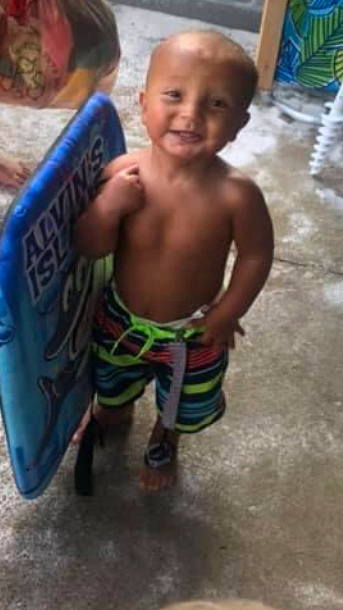 Jakob is registered to the contest to win money with this photo: adaptation, barechested, child, cool, facial_expression, fun, head, joy, leg, nose, people, person, plant, play, smile, summer, thumb, toddler, trunk, vacation