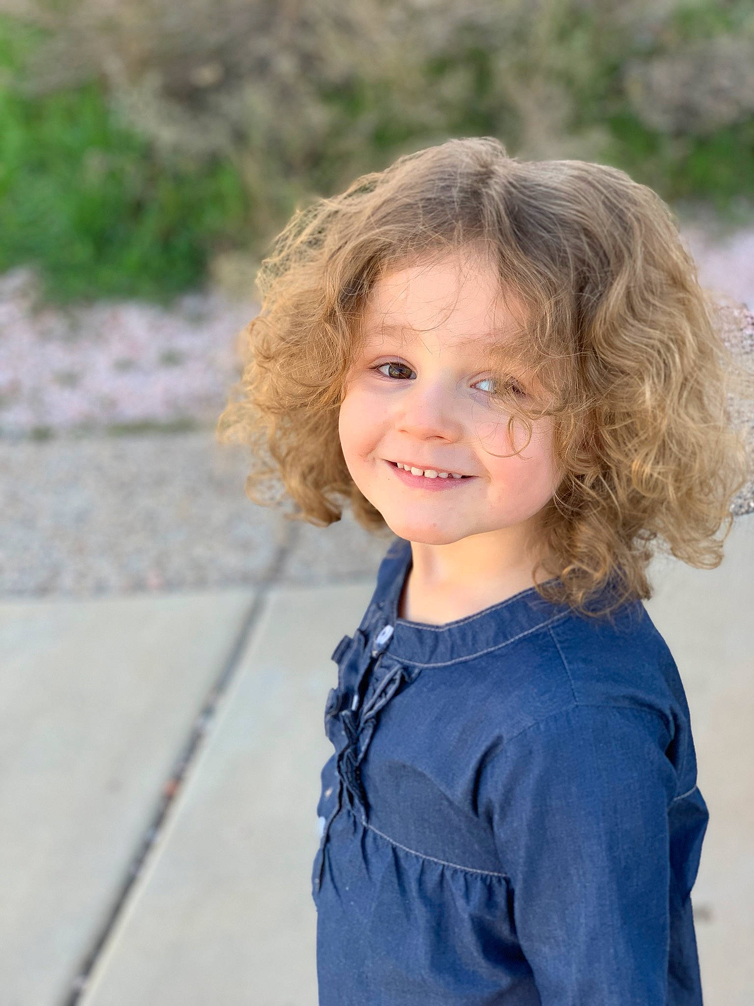 Alymora is registered to the contest to win money with this photo: blond, child, child_model, face, hair, hairstyle, joy, person, photography, portrait, portrait_photography, smile, surfer_hair, vacation