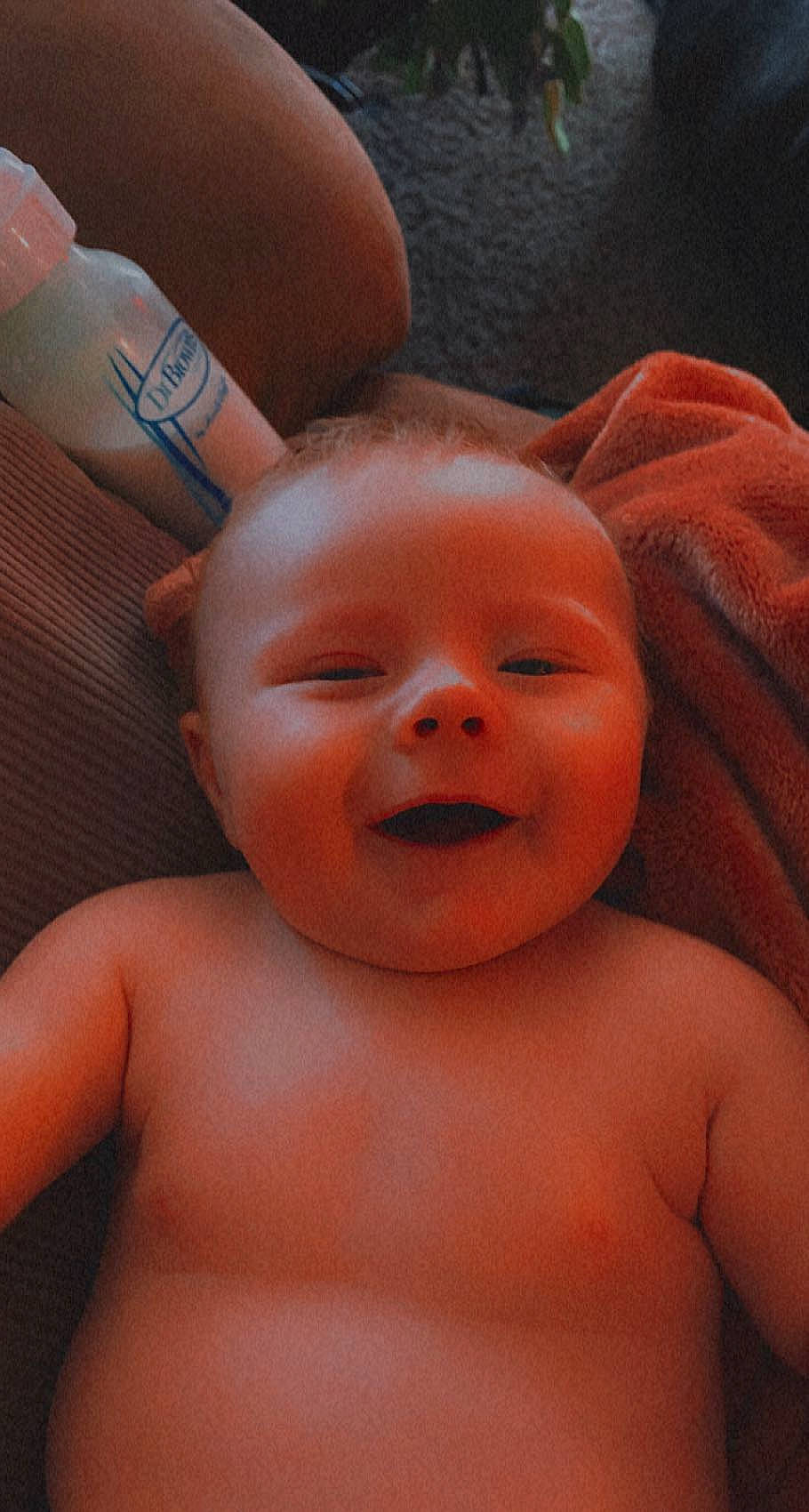 Kasen is registered to the contest to win money with this photo: arm, cheek, ear, eye, eyebrow, eyelash, face, forehead, hair, head, joint, lip, mouth, muscle, neck, nose, person, shoulder, skin, smile