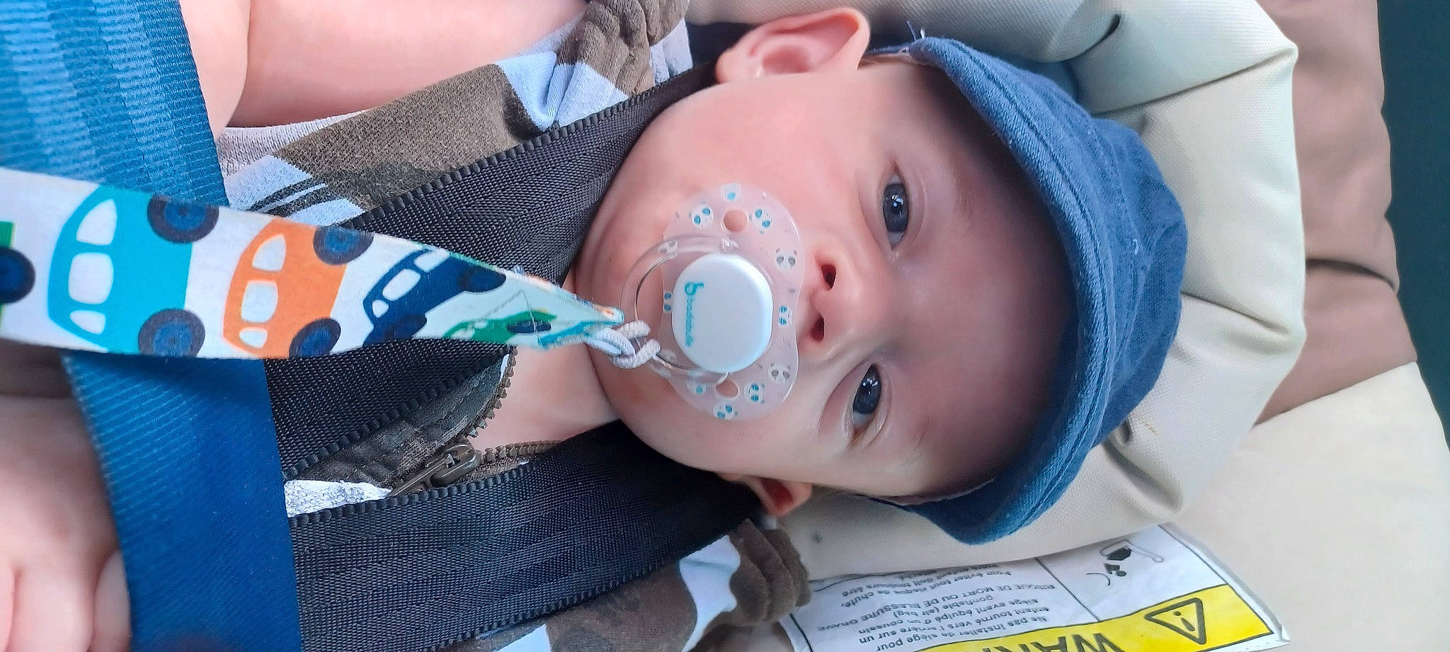 Noé participe au concours pour gagner de l'argent avec cette photo : baby, baby_products, baby_safety, baby_toddler_clothing, cheek, child, drinkware, eyelash, eyewear, fun, hat, headwear, helmet, lip, nail, nose, pattern, person, personal_protective_equipment, plastic