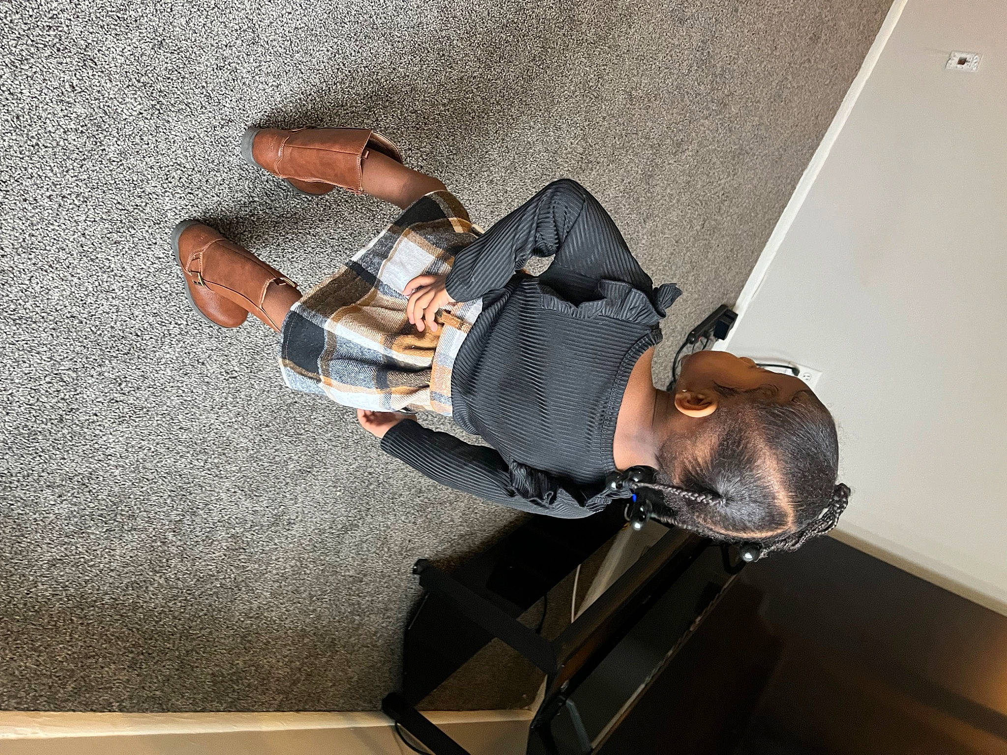 Nylah is registered to the contest to win money with this photo: boot, comfort, eyewear, fashion_accessory, foot, hat, human_leg, knee, leather, leg, pattern, person, personal_protective_equipment, room, sandal, sitting, sunglasses, thigh, visual_arts, waist