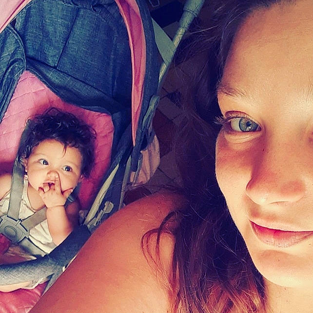 Jahyana a rejoint le concours — aidez-le/la à gagner de superbes lots ! beauty, cheek, child, cool, eye, eyebrow, face, forehead, fun, hair, happy, head, human, joy, lip, nose, person, photography, selfie, skin