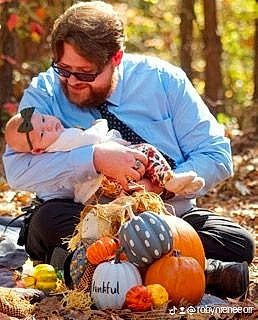 Riya is registered to the contest to win money with this photo: calabaza, cucurbita, event, glasses, gourd, grass, happy, local_food, natural_foods, people_in_nature, person, plant, pumpkin, recreation, smile, squash, sunglasses, tree, vegetable, whole_food