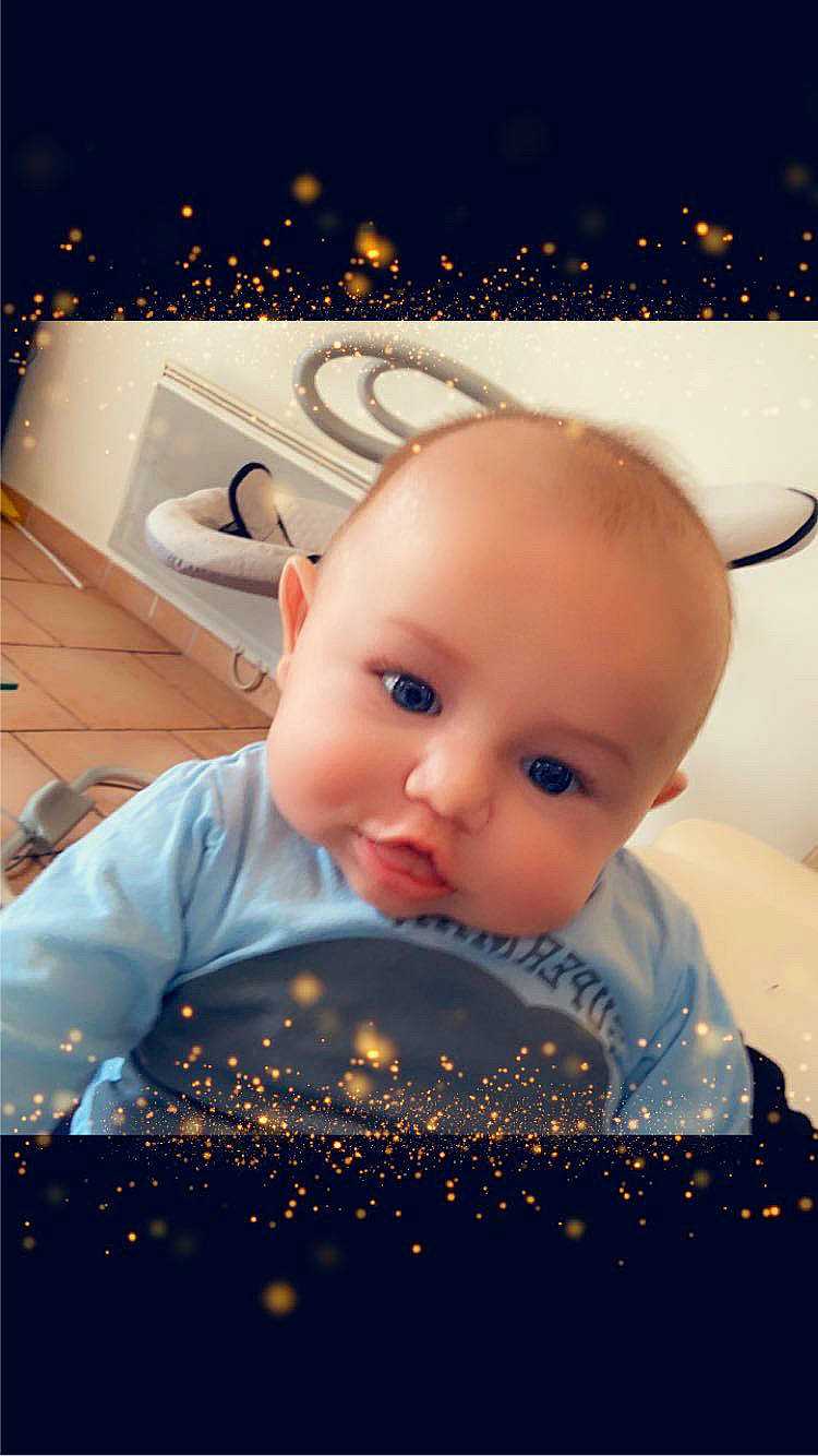 Lorenzo a rejoint le concours — aidez-le/la à gagner de superbes lots ! baby, cheek, child, chin, cool, eye, facial_expression, flash_photography, fun, hairstyle, happy, head, iris, light, lighting, lip, mouth, organ, person, sleeve