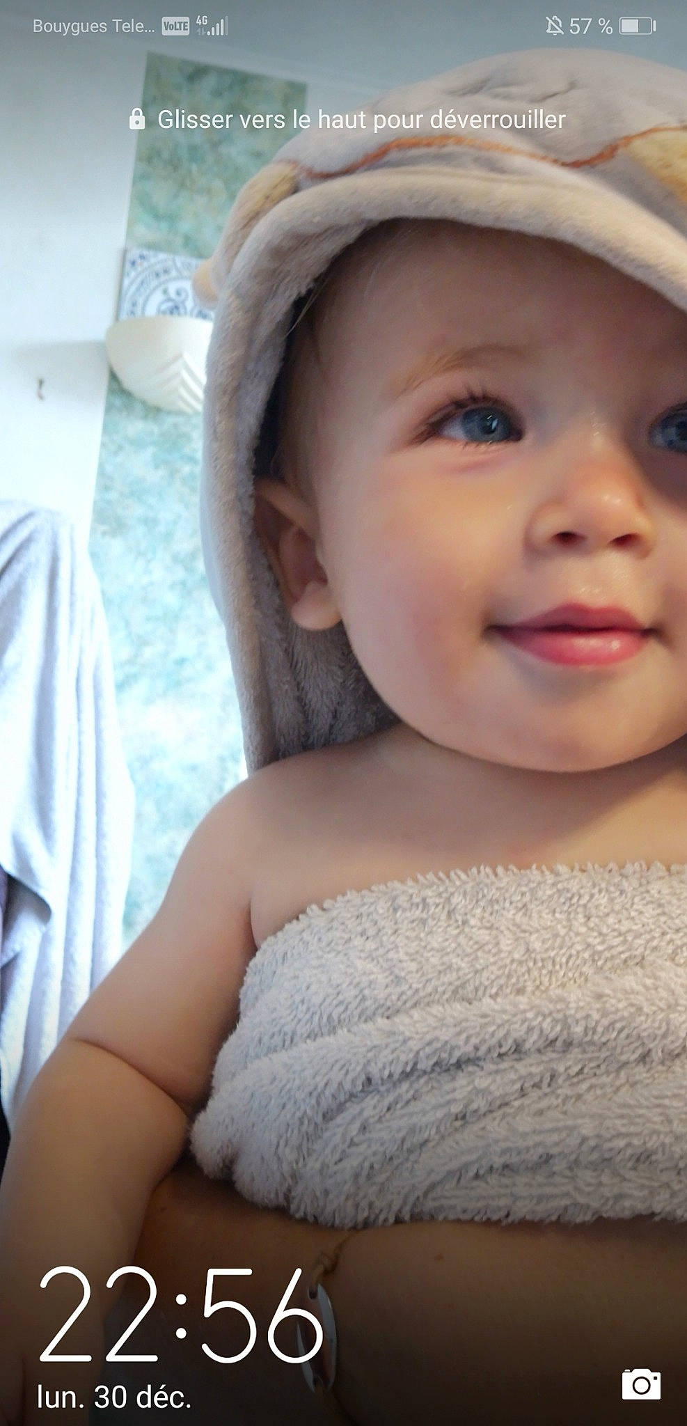 Swany participe au concours pour gagner de l'argent avec cette photo : baby, beauty, cheek, child, chin, close_up, eye, eyebrow, face, facial_expression, head, headgear, headwear, joy, lip, mouth, nose, person, photography, selfie