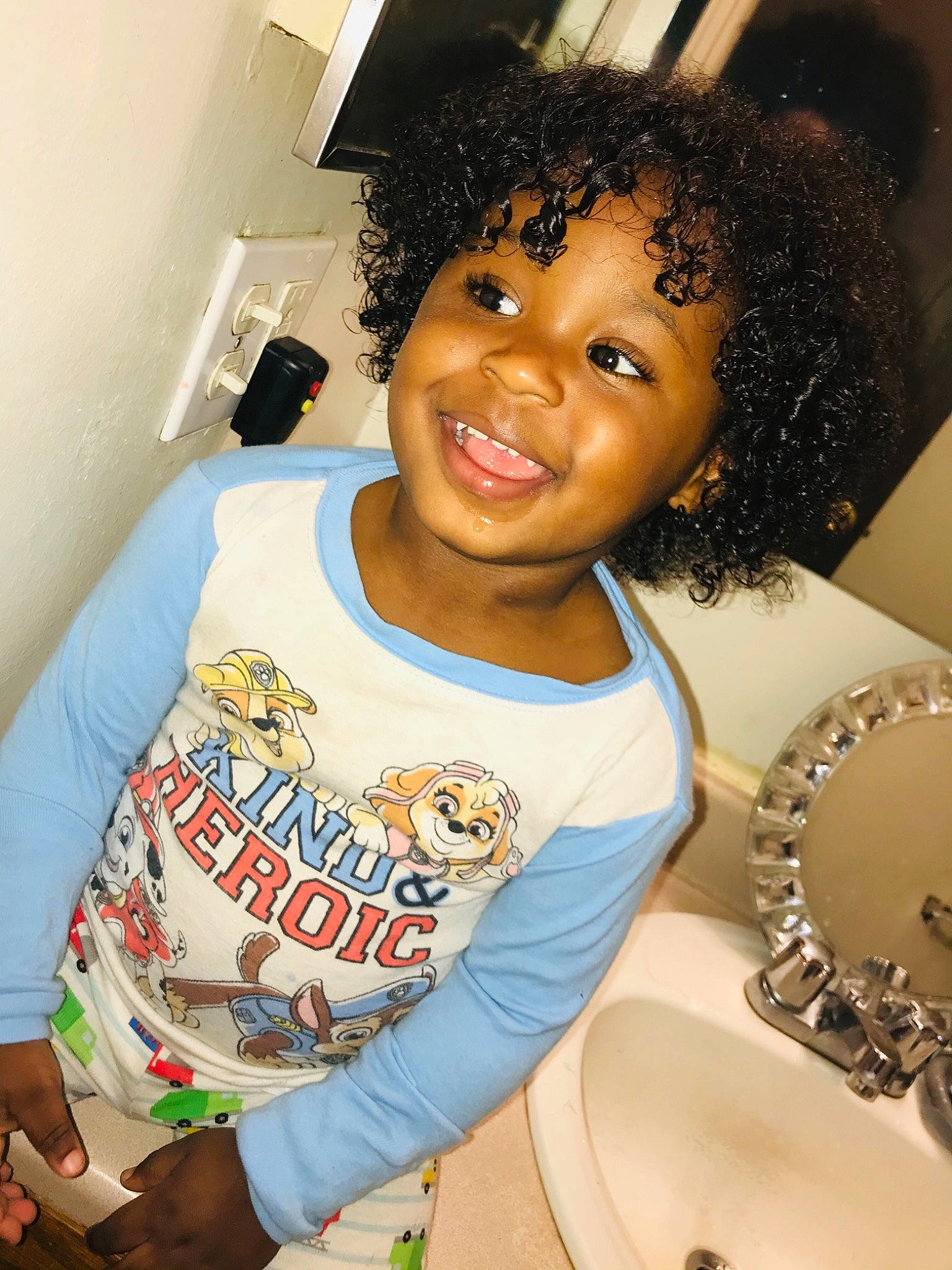 Mark is registered to the contest to win money with this photo: arm, black_hair, chin, cool, eyebrow, facial_expression, fun, hair, hairstyle, happy, head, human_body, jheri_curl, joint, joy, muscle, organ, person, skin, sleeve