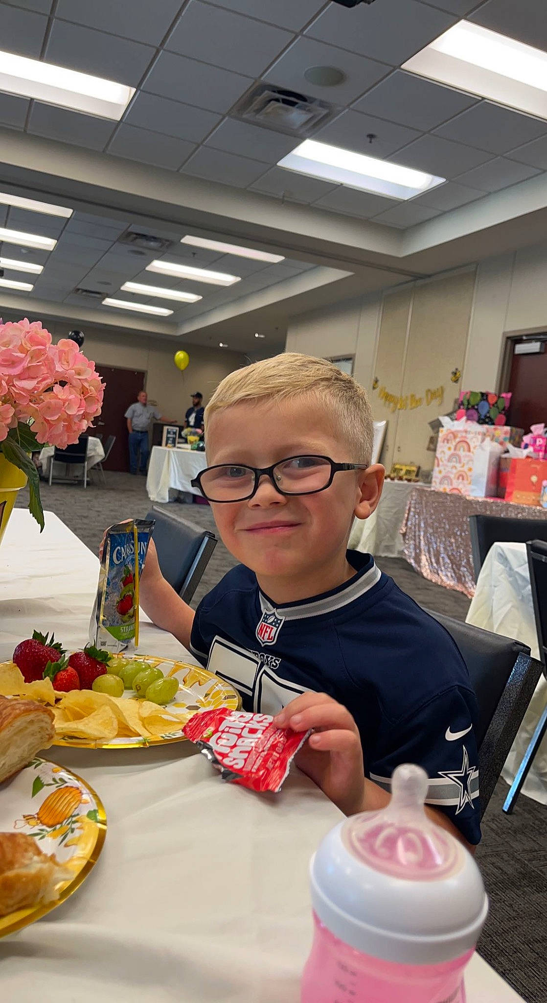 Rayge joined the competition — help win amazing prizes! chair, comfort_food, cooking, culinary_art, delicacy, dish, drinkware, event, eyewear, fast_food, finger_food, flower, flower_arranging, food, glasses, joy, junk_food, person, plate, table