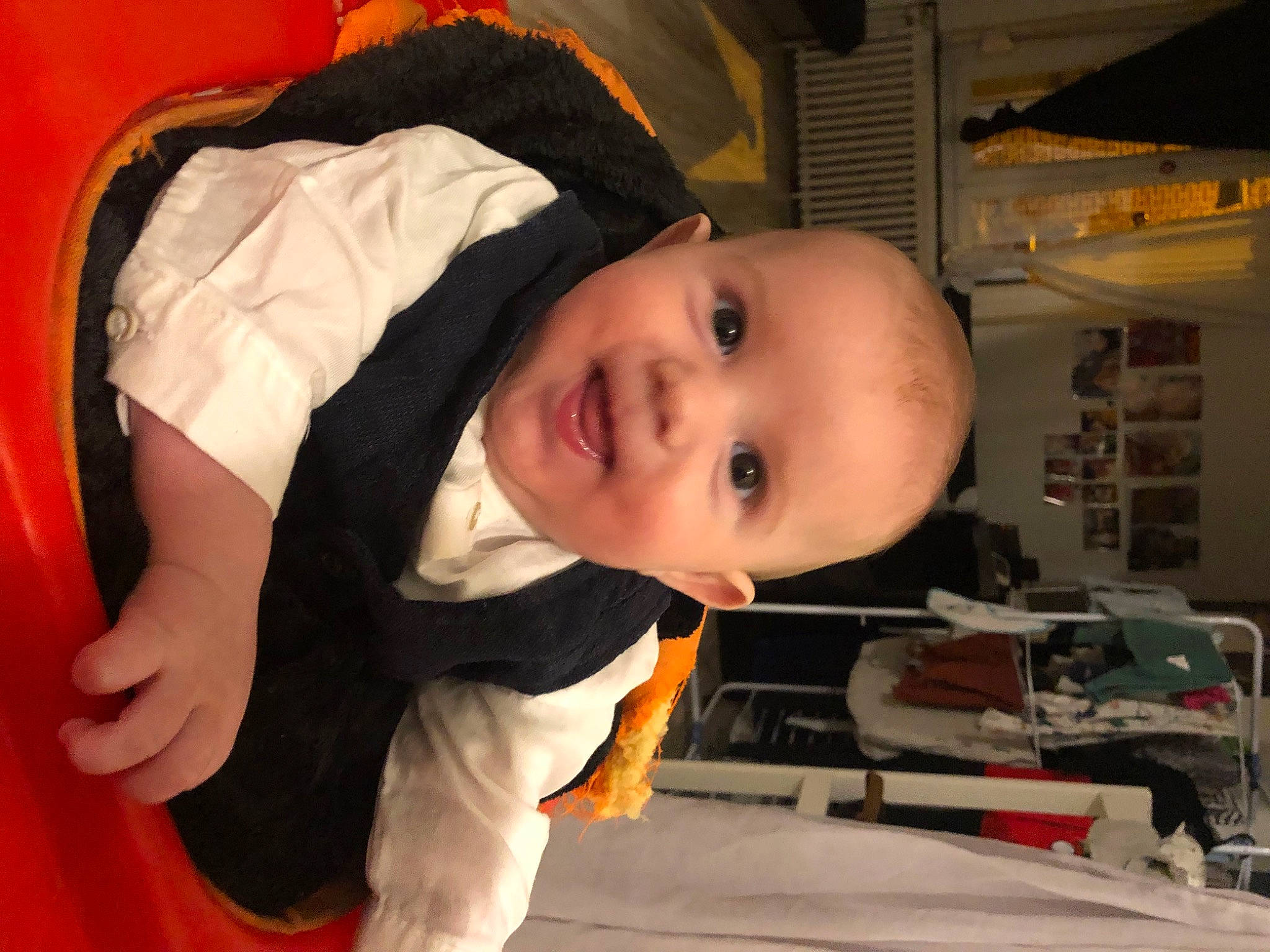 Jayden participe au concours pour gagner de l'argent avec cette photo : baby, baby_products, baby_safety, baby_toddler_clothing, cheek, child, comfort, fun, person, room, sitting, sleeve, smile, toddler