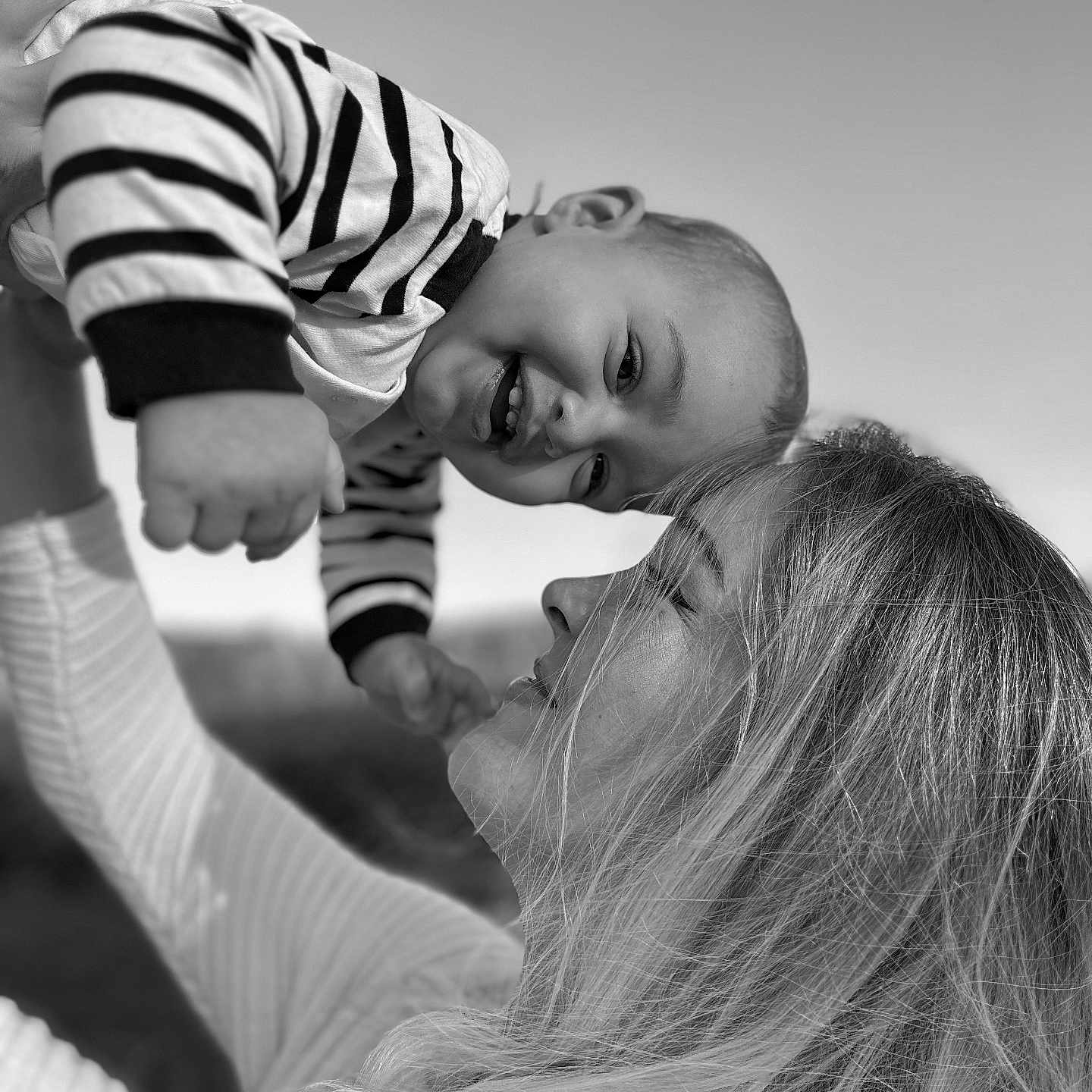 Eden participe au concours pour gagner de l'argent avec cette photo : adult, baby, bodypart, clothing, face, female, finger, hand, happy, head, knitwear, mouth, newborn, person, photography, portrait, smile, sweater, teeth, woman