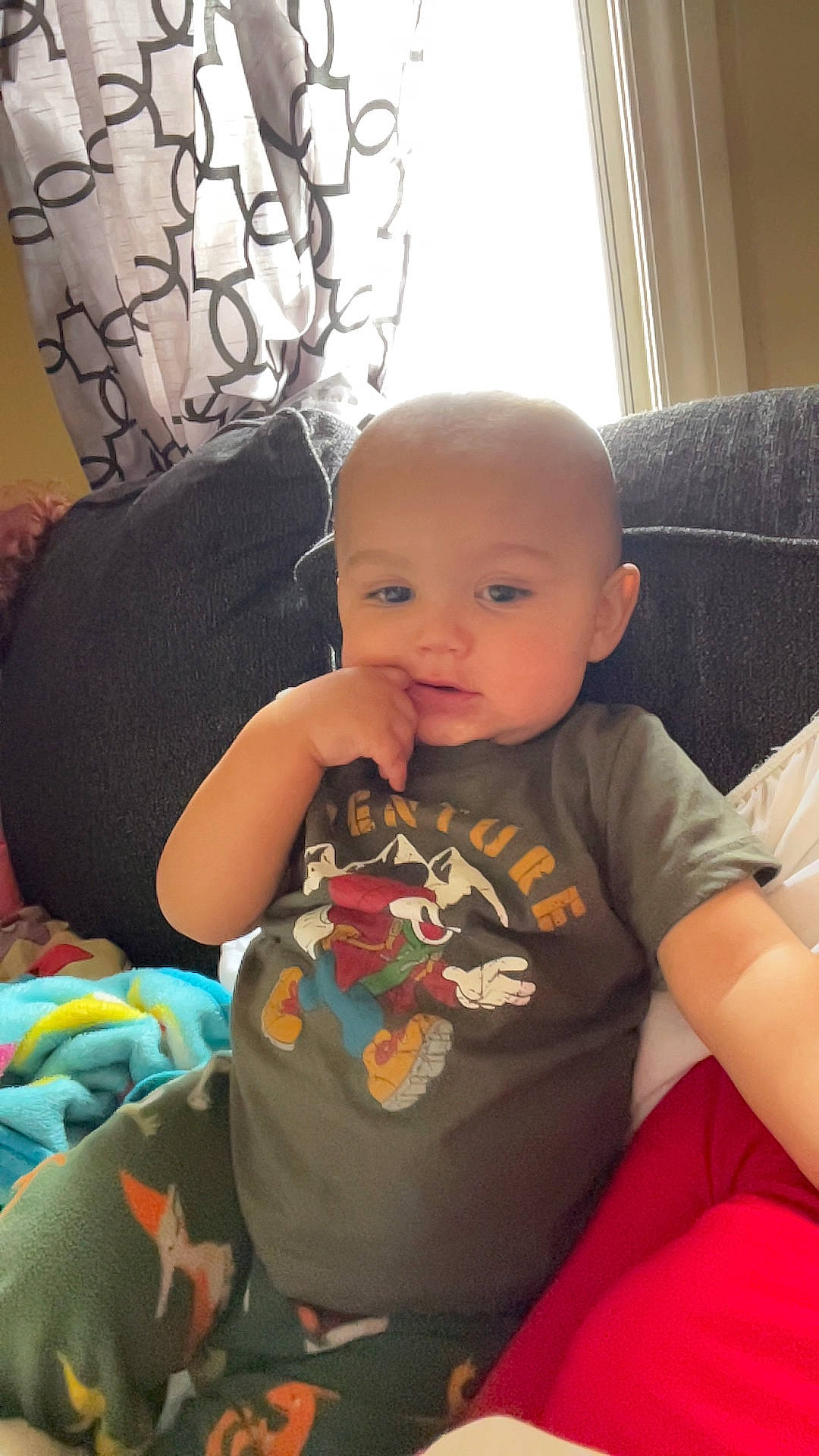 Jakai is registered to the contest to win money with this photo: baby, baby_toddler_clothing, cheek, comfort, eye, fun, hair, hairstyle, happy, head, human_body, iris, mammal, mouth, nose, person, skin, sleeve, standing, toddler