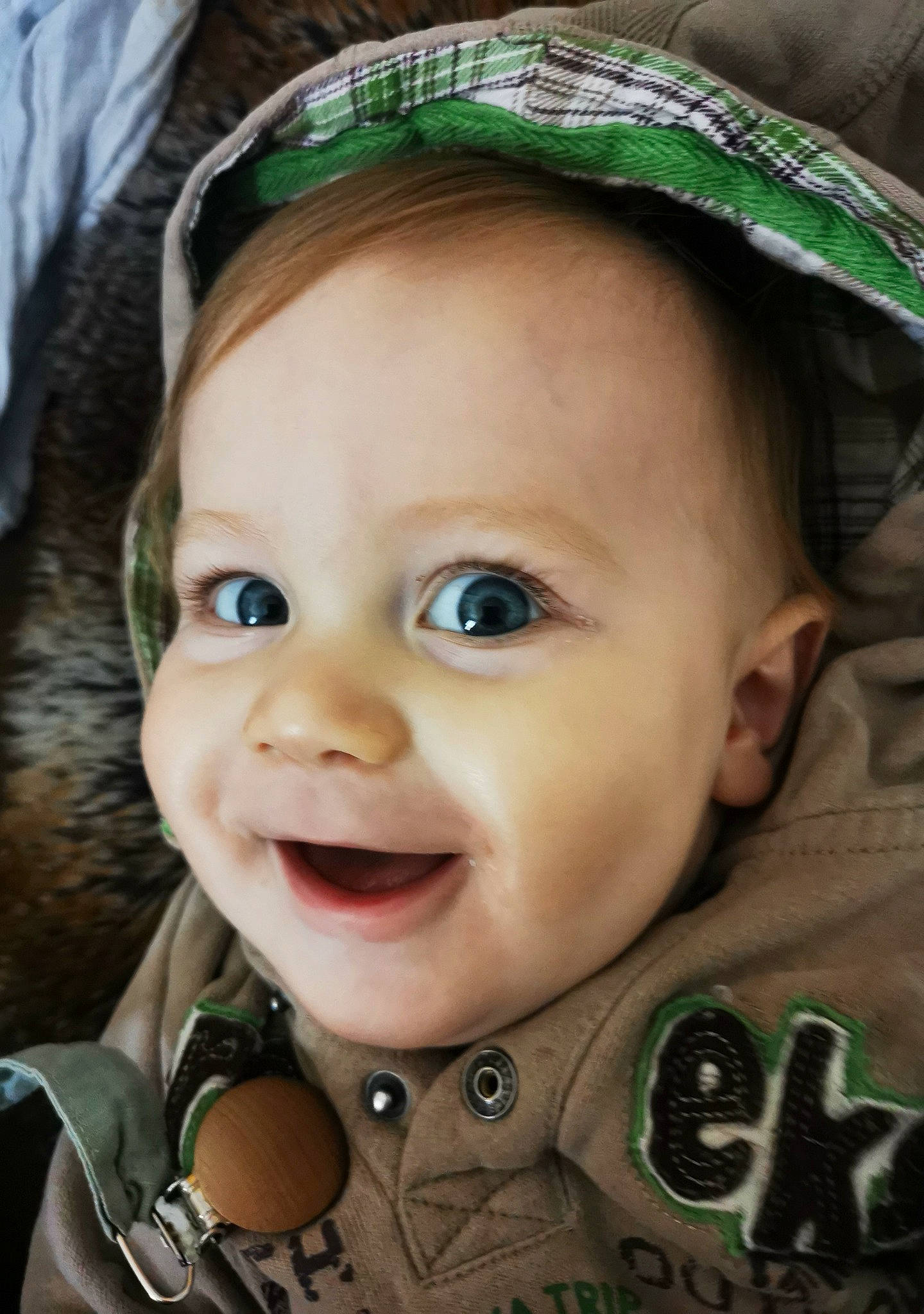 Jack a rejoint le concours — aidez-le/la à gagner de superbes lots ! cap, cheek, chin, eye, eyebrow, face, facial_expression, forehead, green, hairstyle, happy, head, human, iris, lip, nose, organ, person, skin, sleeve