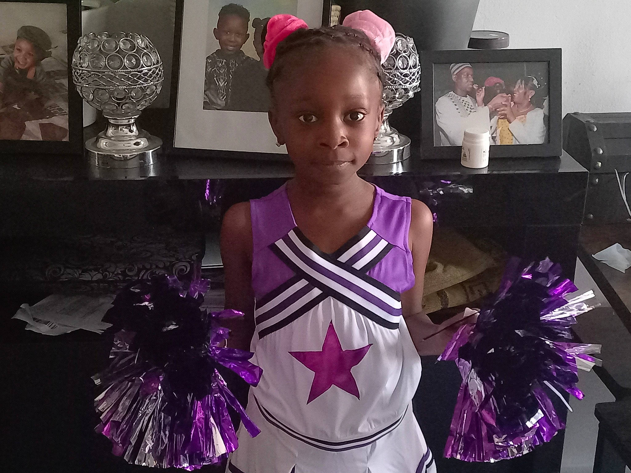 Elyanna participe au concours pour gagner de l'argent avec cette photo : beauty, black, electric_blue, event, fashion, fashion_accessory, fashion_design, jewellery, joy, light, magenta, necklace, person, picture_frame, pink, plant, purple, sportswear, t_shirt, television