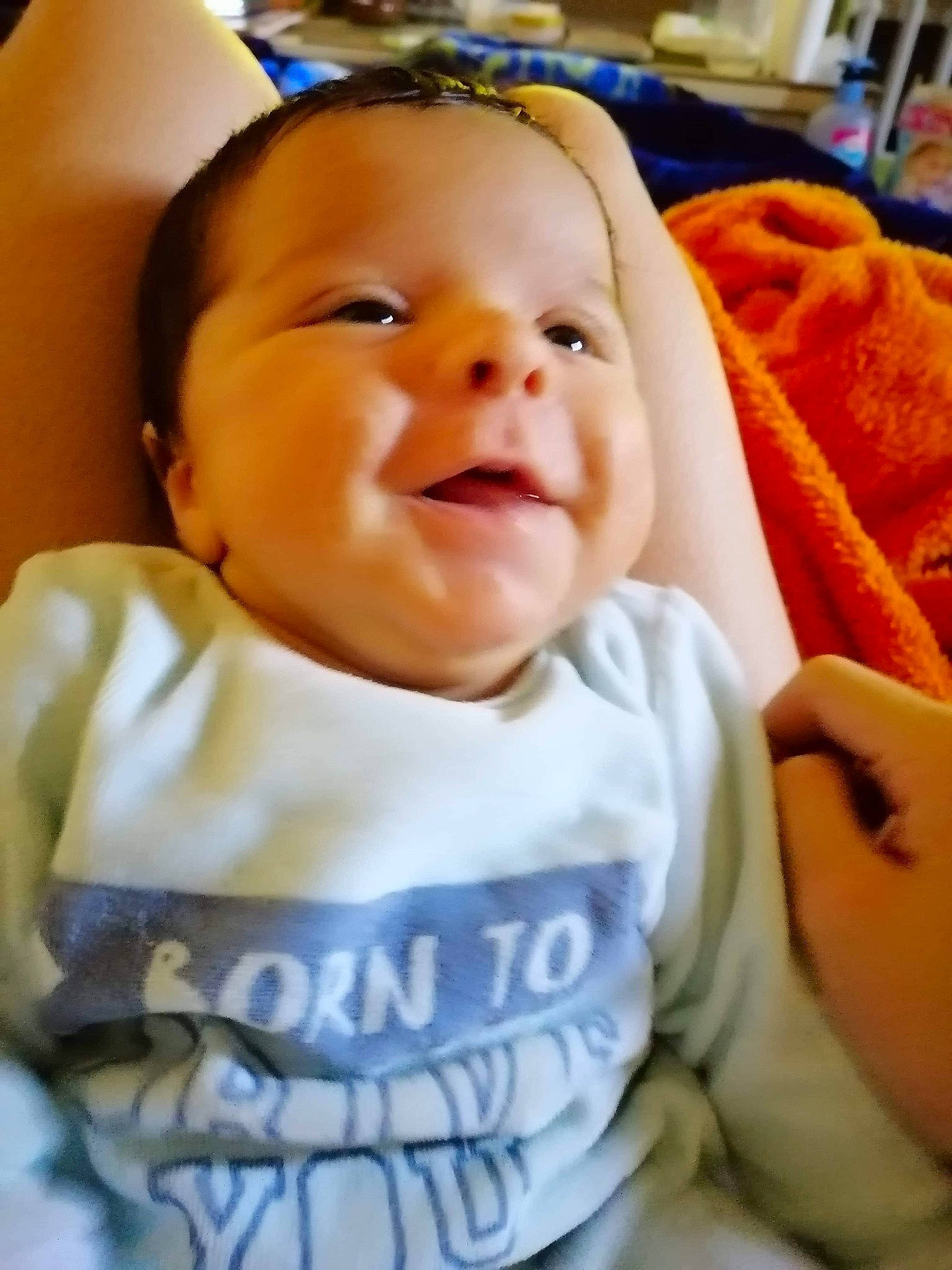 éloan a rejoint le concours — aidez-le/la à gagner de superbes lots ! baby, baby_laughing, baby_products, baby_toddler_clothing, cheek, child, comfort, linens, nose, person, skin, sleeve, toddler, tongue, tooth