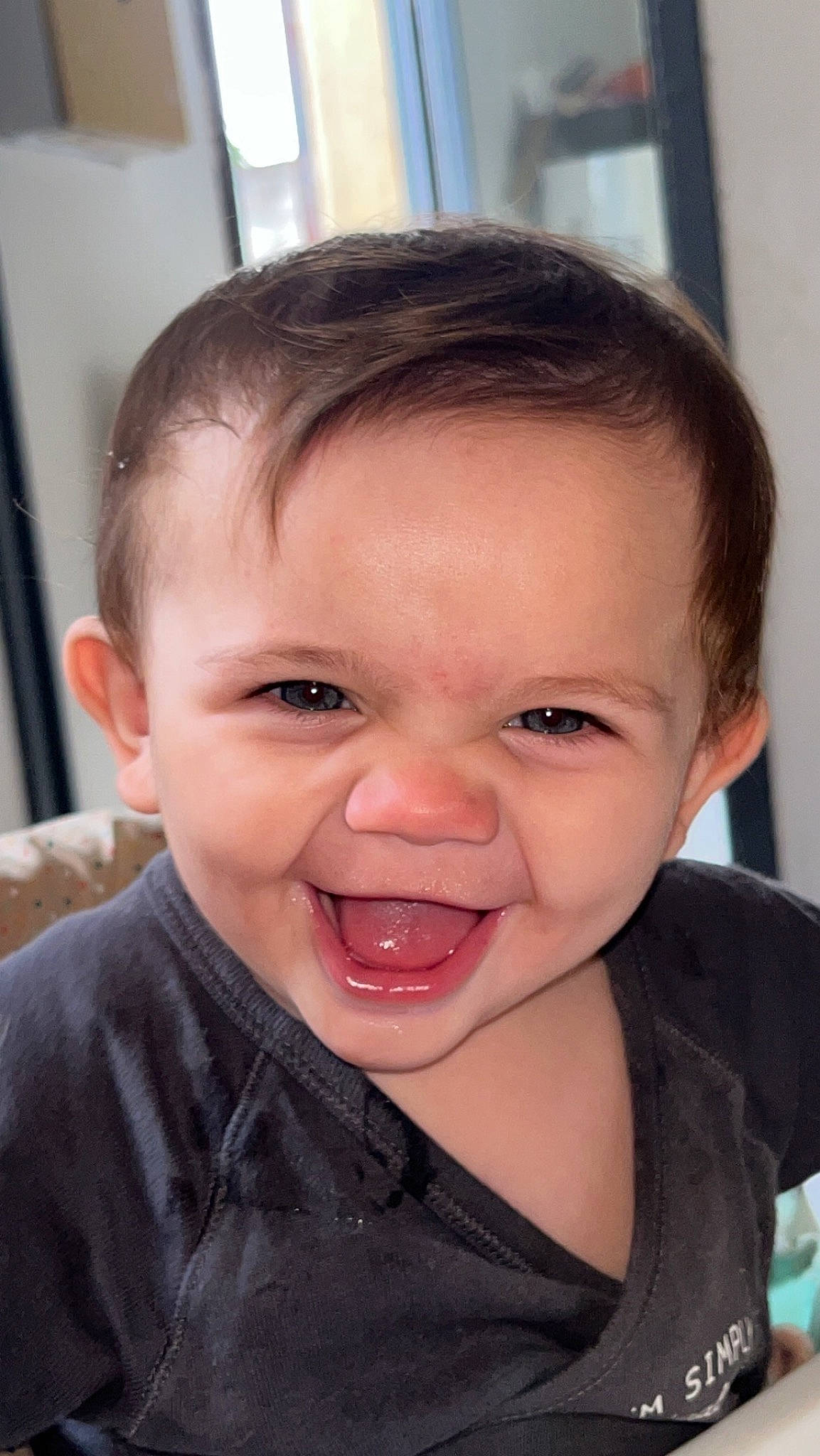 Nina participe au concours pour gagner de l'argent avec cette photo : cheek, chin, ear, eyebrow, eyelash, forehead, happy, human_body, iris, jaw, lip, mouth, neck, nose, person, skin, sleeve, smile, toddler, tongue