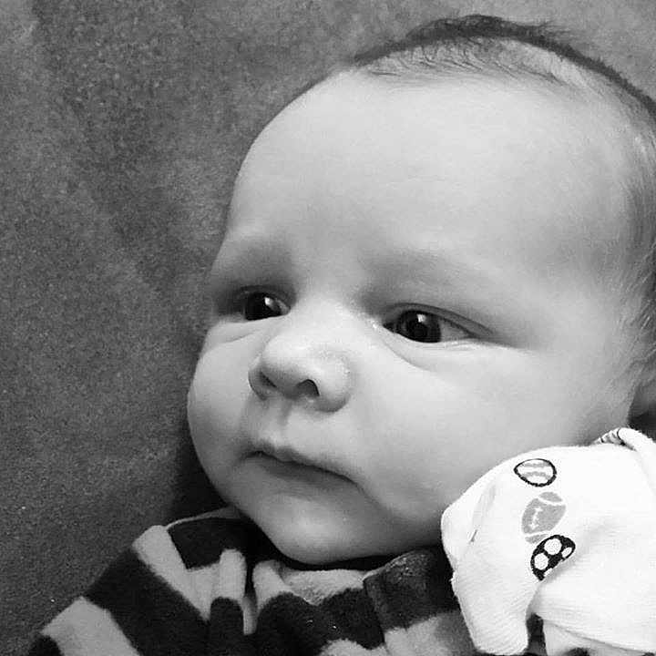 Ender is registered to the contest to win money with this photo: