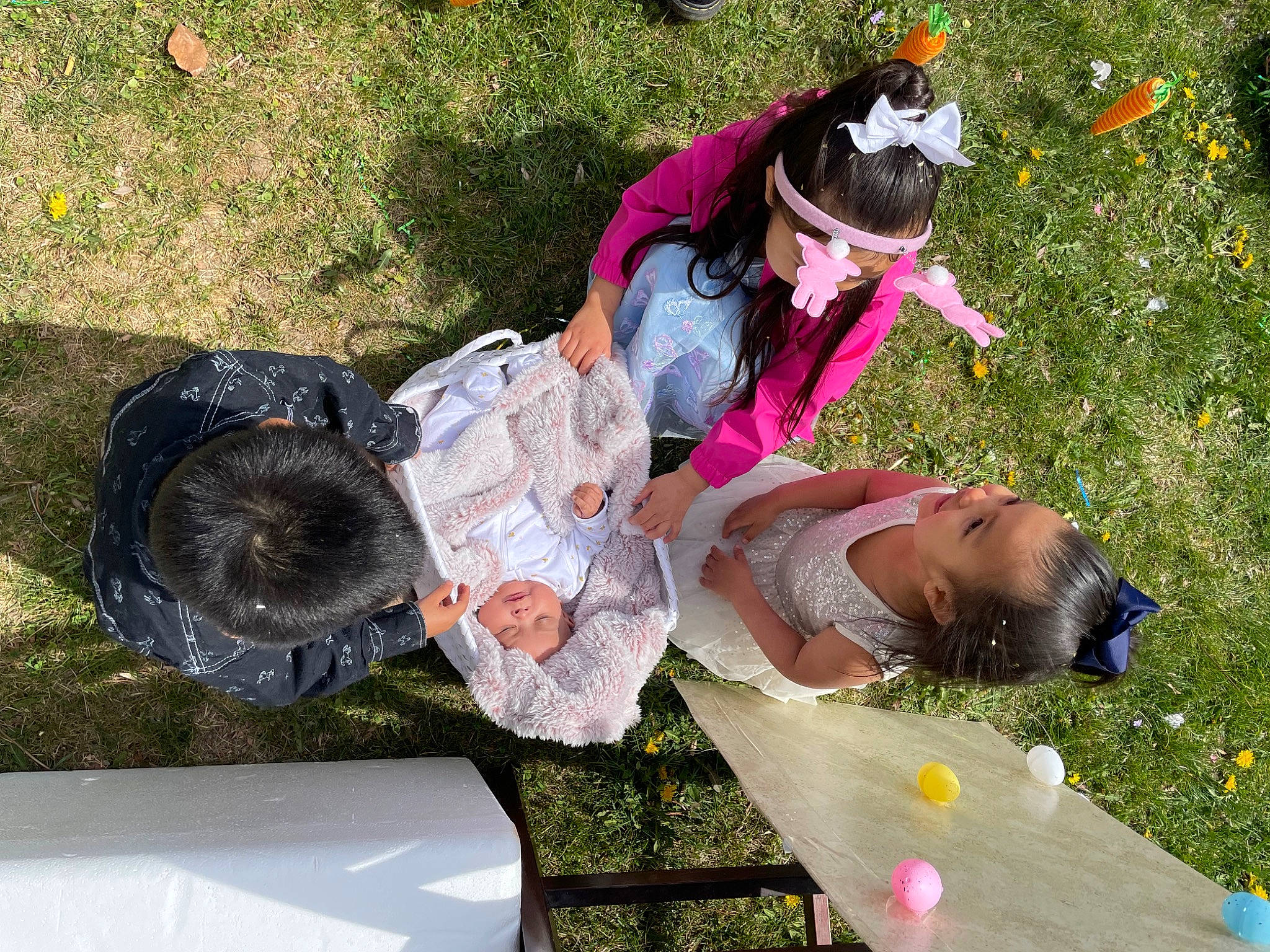 Aloriah is registered to the contest to win money with this photo: bag, child, costume, event, eyewear, fun, grass, grass_family, happy, hat, headwear, lawn, leisure, luggage_and_bags, people_in_nature, person, plant, recreation, sitting, sunglasses