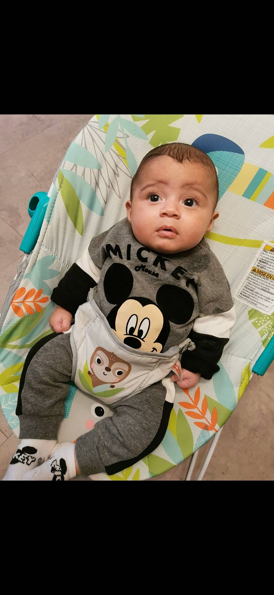 Kamil participe au concours pour gagner de l'argent avec cette photo : baby, baby_products, baby_safety, baby_toddler_clothing, cheek, child, comfort, fun, happy, leisure, linens, pattern, person, plush, product, room, sitting, sleeve, t_shirt, textile