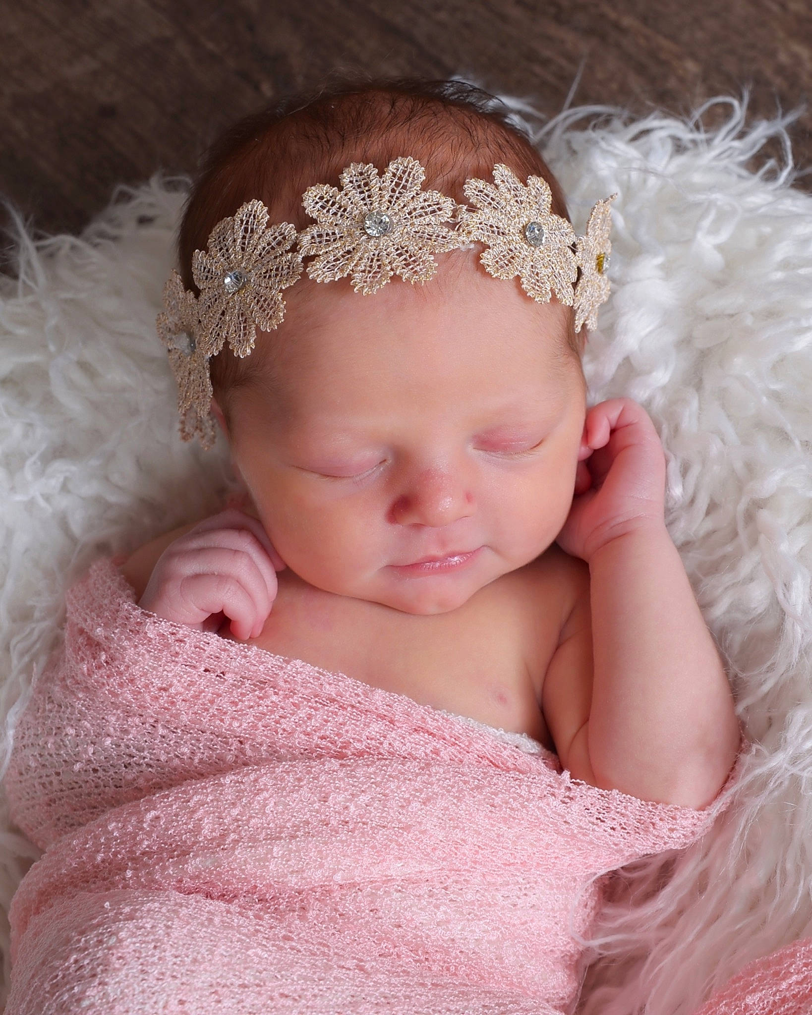 Ava is registered to the contest to win money with this photo: baby, baby_sleeping, baby_toddler_clothing, child, crown, embellishment, eyelash, fashion_accessory, hair_accessory, happy, headband, headgear, headpiece, iris, jewellery, peach, person, pink, skin, tiara