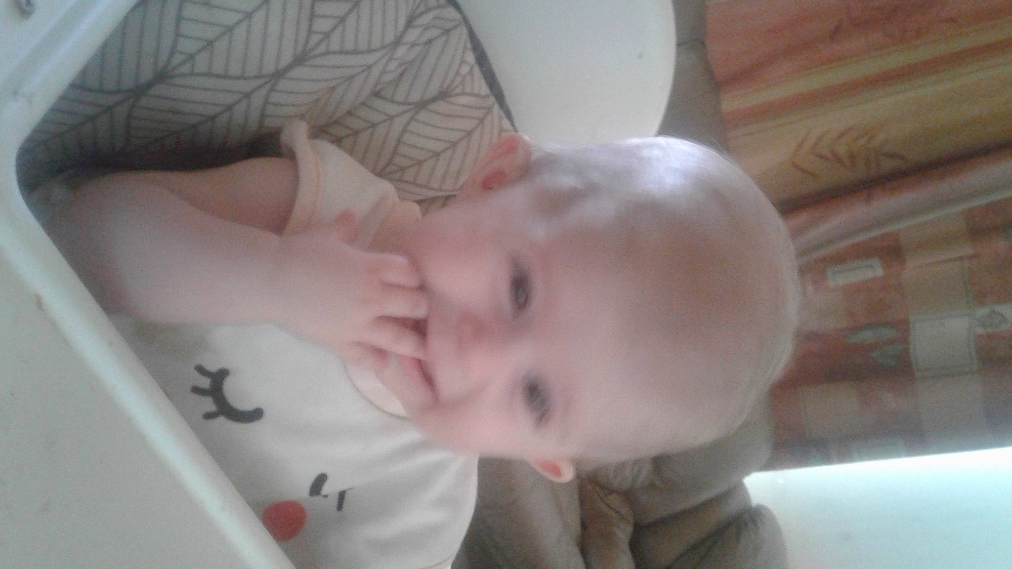 Candy a rejoint le concours — aidez-le/la à gagner de superbes lots ! arm, baby, baby_products, baby_toddler_clothing, cheek, child, comfort, ear, hand, head, nail, person, skin, sleeve, smile, thumb, toddler