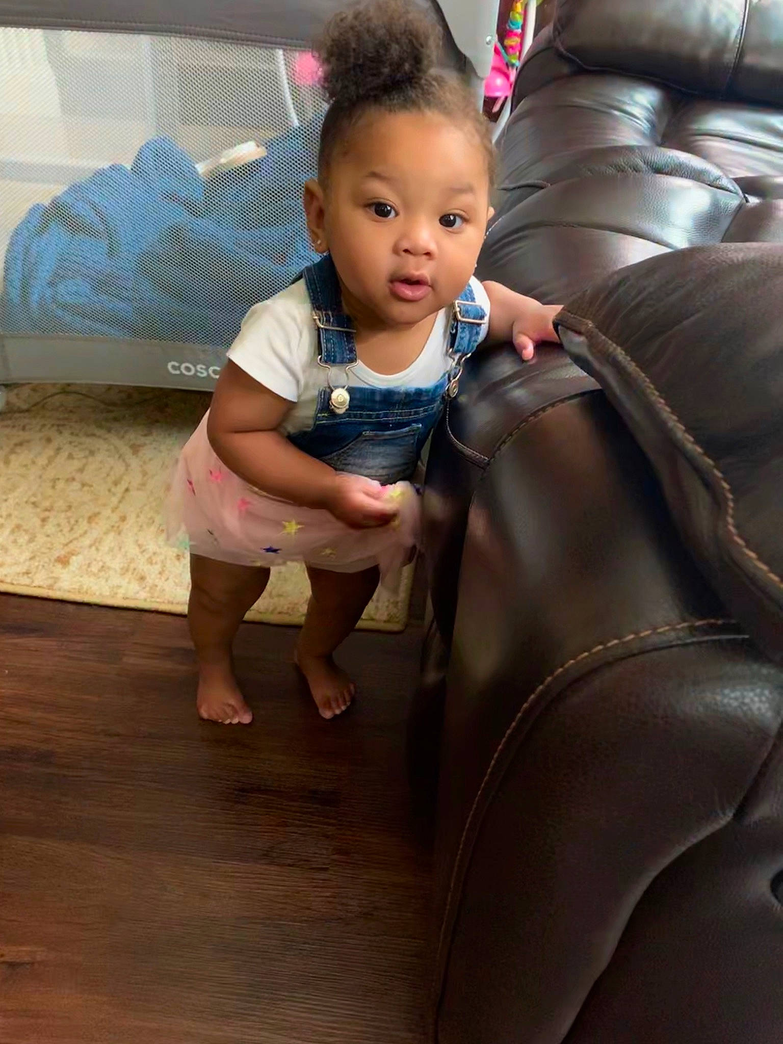 Armoni is registered to the contest to win money with this photo: baby, chair, child, fawn, furniture, leg, person, play, sitting, skin, smile, surprise, toddler