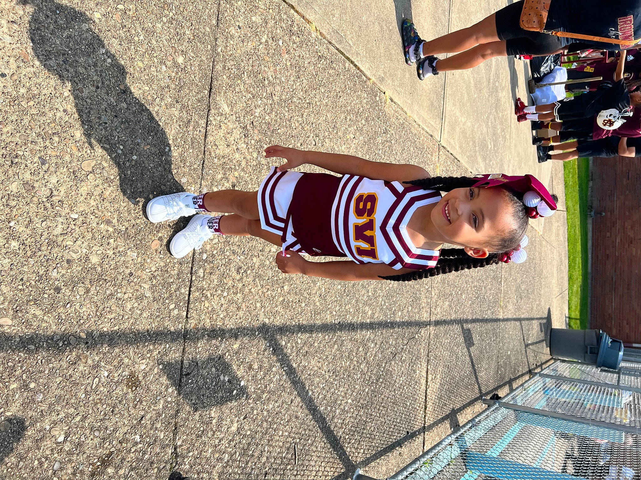 Najhonni is registered to the contest to win money with this photo: asphalt, concrete, electric_blue, flooring, fun, human_leg, joy, knee, leg, pattern, person, recreation, road_surface, shadow, shorts, sidewalk, sportswear, sunglasses, swimming_pool, t_shirt