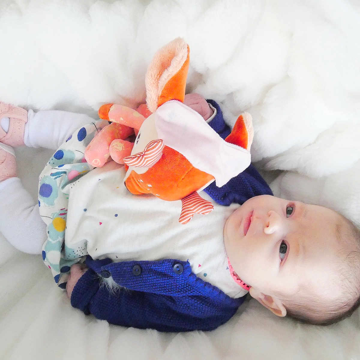 Andréa participe au concours pour gagner de l'argent avec cette photo : baby, bed, blanket, bodypart, couch, crib, cushion, face, finger, furniture, hand, head, homedecor, infantbed, newborn, person, photography, portrait, sleeping, toy