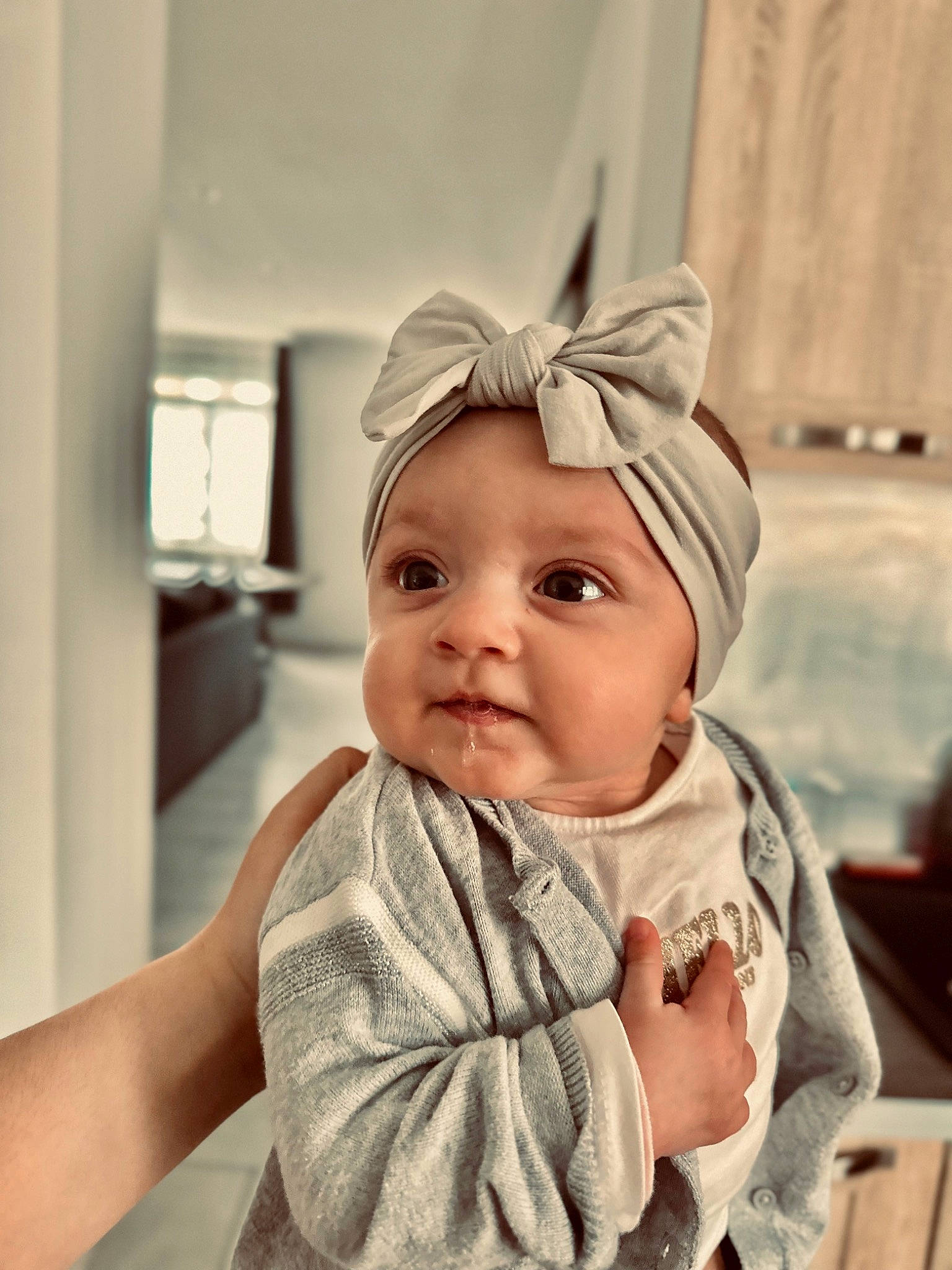 Elena a rejoint le concours — aidez-le/la à gagner de superbes lots ! baby, baby_toddler_clothing, cheek, child, chin, comfort, ear, eyebrow, eyelash, fashion_accessory, happy, headpiece, headwear, iris, lip, neck, outerwear, person, skin, sleeve