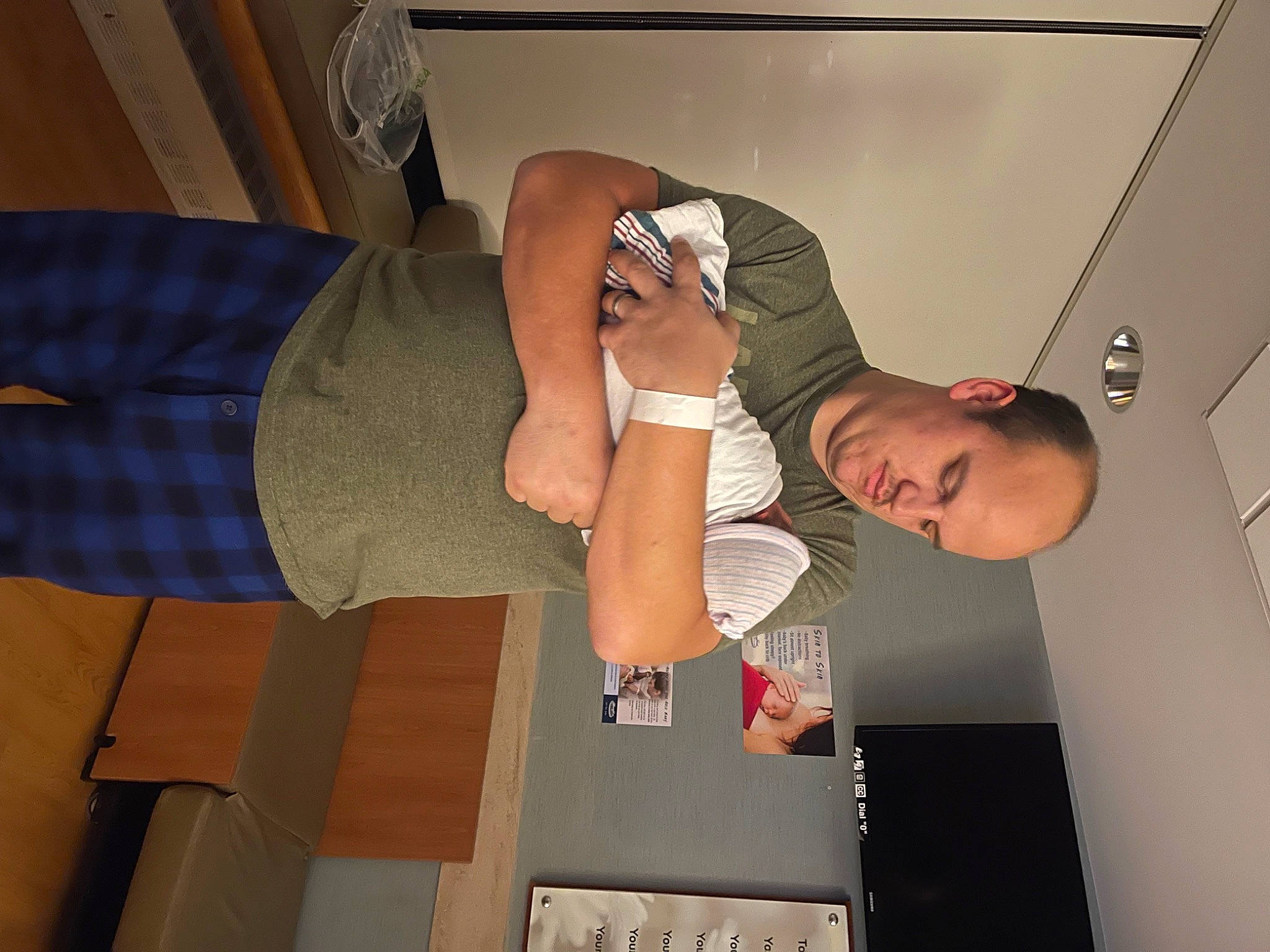 Alesia joined the competition — help win amazing prizes! comfort, elbow, eyewear, fun, gesture, human_leg, joint, knee, person, room, shorts, thigh, wrist