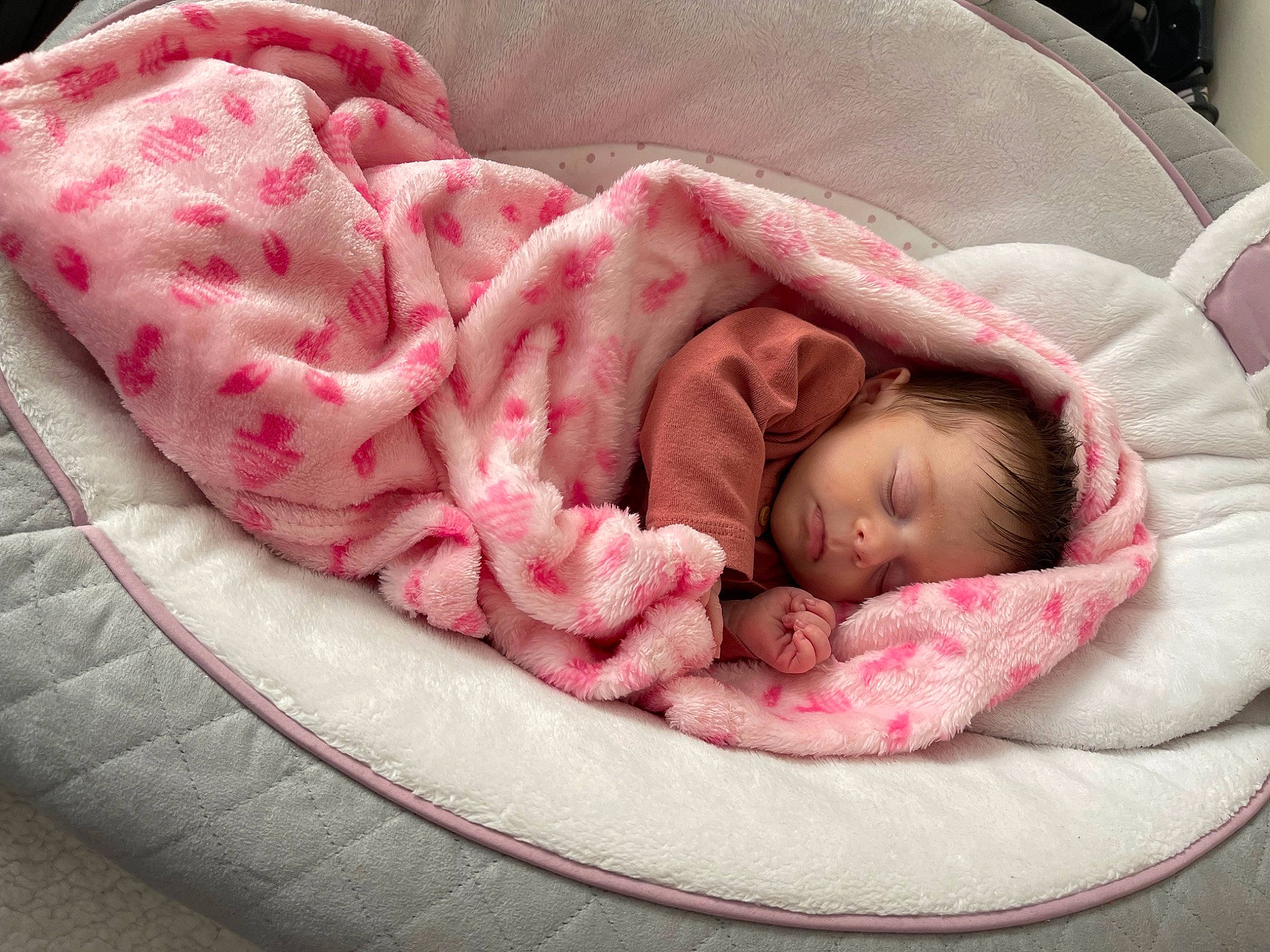 Alesia is registered to the contest to win money with this photo: baby, baby_products, baby_safety, baby_sleeping, baby_toddler_clothing, bedding, bedtime, carmine, child, comfort, fur, infant_bed, linens, nap, pattern, peach, person, pink, room, sleep