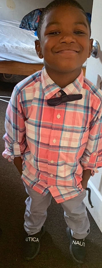 Idris joined the competition — help win amazing prizes! beard, blazer, collar, cool, dress_shirt, eyewear, fashion, grey, joy, neck, outerwear, pattern, person, plaid, shoulder, sleeve, standing, street_fashion, t_shirt, tartan