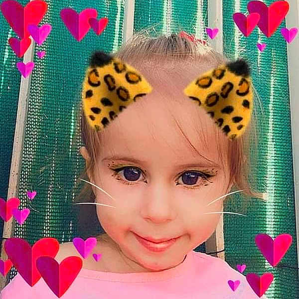 Elena participe au concours pour gagner de l'argent avec cette photo : beauty, cheek, ear, eye, eyebrow, eyelash, face, fashion_accessory, forehead, girl, hair, hair_accessory, hair_coloring, hairstyle, head, human_hair_color, lip, nose, person, pink