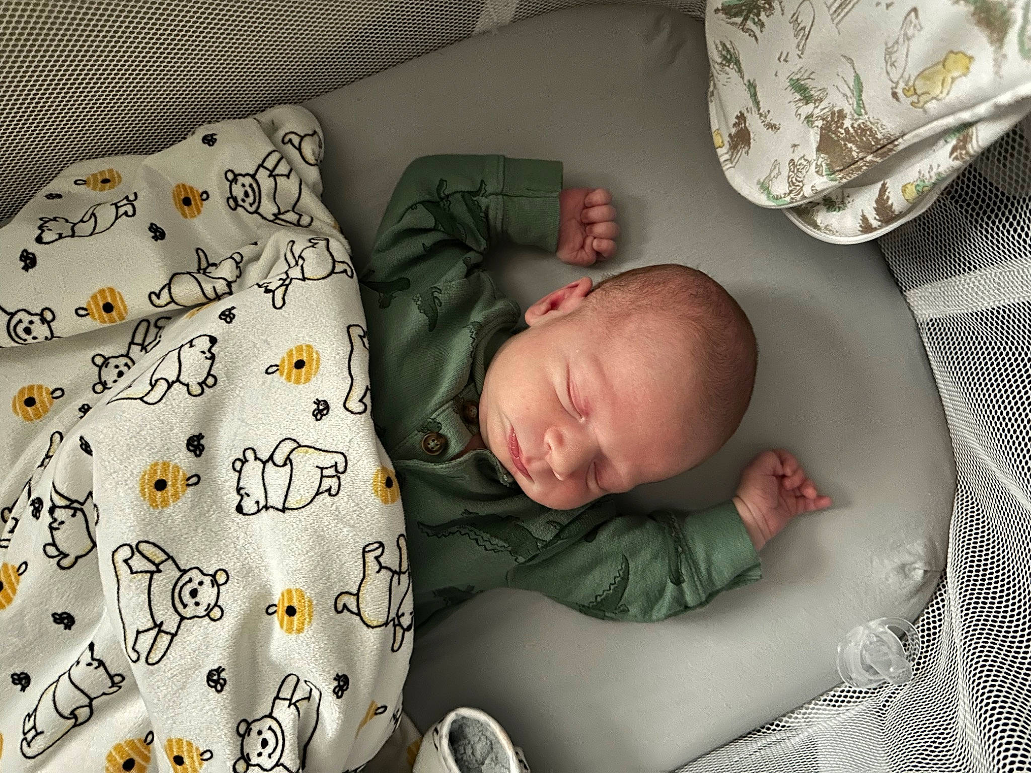Giovanni is registered to the contest to win money with this photo: baby, baby_products, baby_safety, baby_sleeping, baby_toddler_clothing, bed, bed_sheet, bedding, bedtime, child, comfort, facial_expression, infant_bed, linens, nap, pattern, person, room, sleep, sleeve