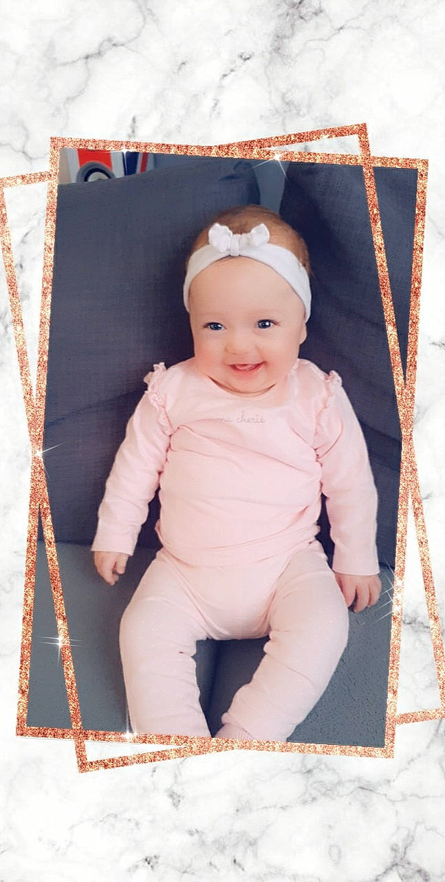 Coline participe au concours pour gagner de l'argent avec cette photo : baby, baby_products, child, child_model, headwear, joy, person, product, smile, toddler