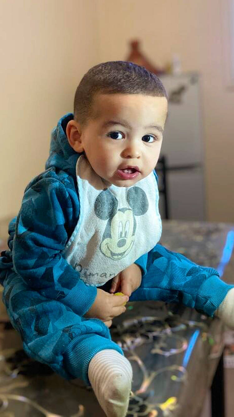 Ylies a rejoint le concours — aidez-le/la à gagner de superbes lots ! baby, baby_toddler_clothing, cheek, child, electric_blue, eyelash, face, finger, hand, happy, human_body, iris, mouth, neck, nose, outerwear, person, skin, sleeve, surprise