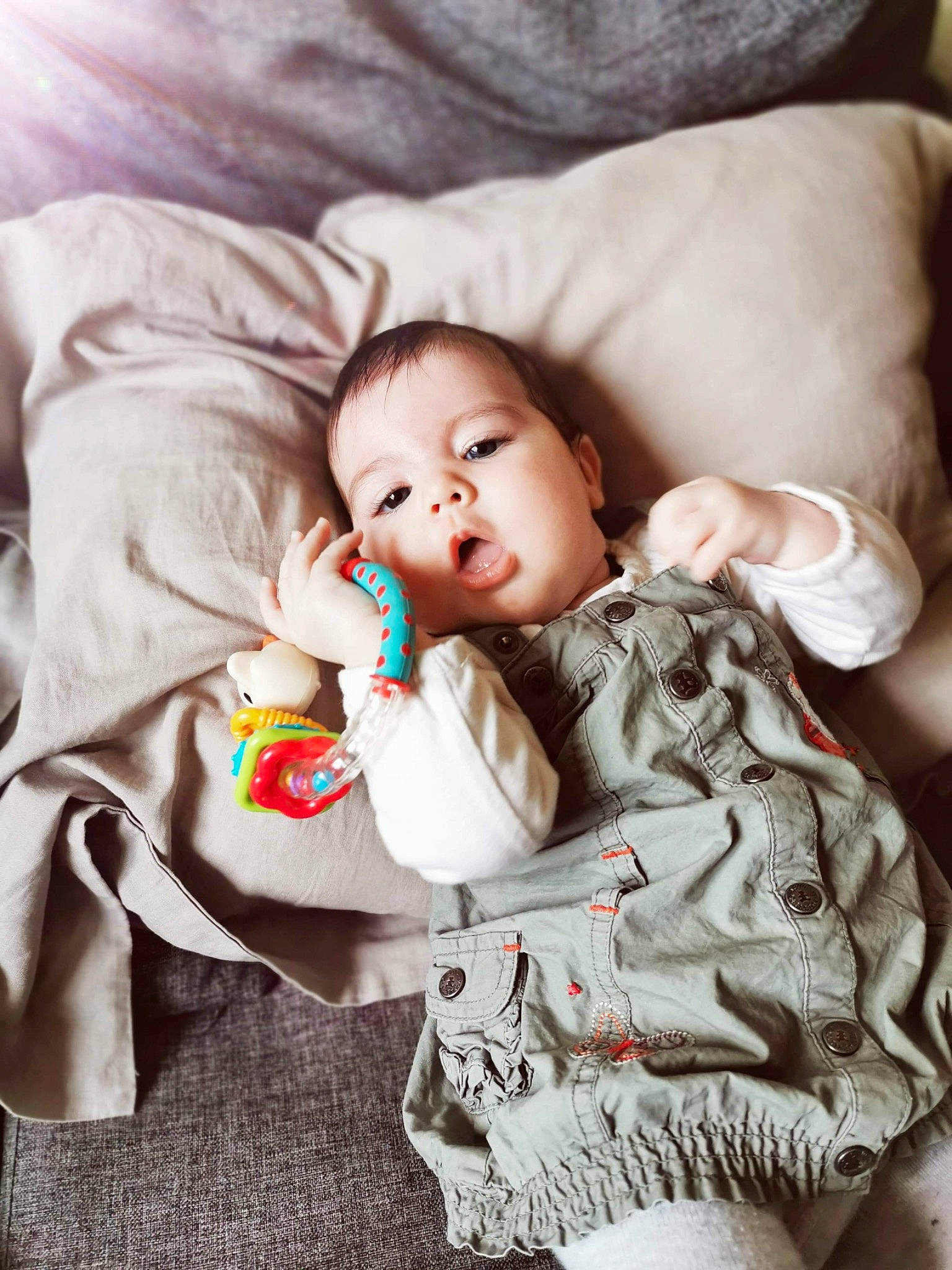 Luna participe au concours pour gagner de l'argent avec cette photo : baby, baby_sleeping, baby_toddler_clothing, cheek, child, comfort, eye, happy, linens, mammal, pattern, people, person, product, room, sitting, skin, sleeve, textile, toddler