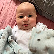 Mattia participe au concours pour gagner de l'argent avec cette photo : baby, blanket, bed, pillow, infant, face, eyes, cheeks, soft, cute, child, sleepwear, pink_sheet, gray_pillow, cozy, newborn, portrait, indoors, wrapped, expression