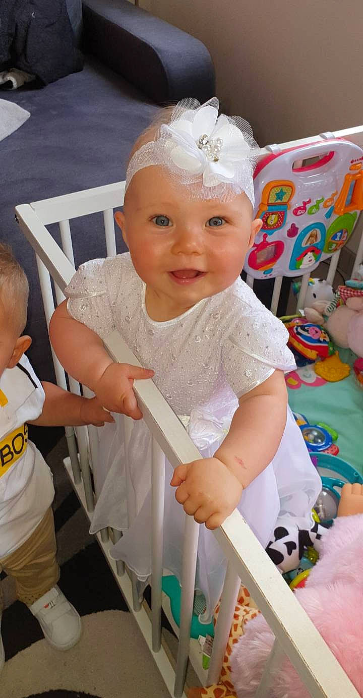 Ylanna a rejoint le concours — aidez-le/la à gagner de superbes lots ! baby, child, headwear, joy, person, toddler