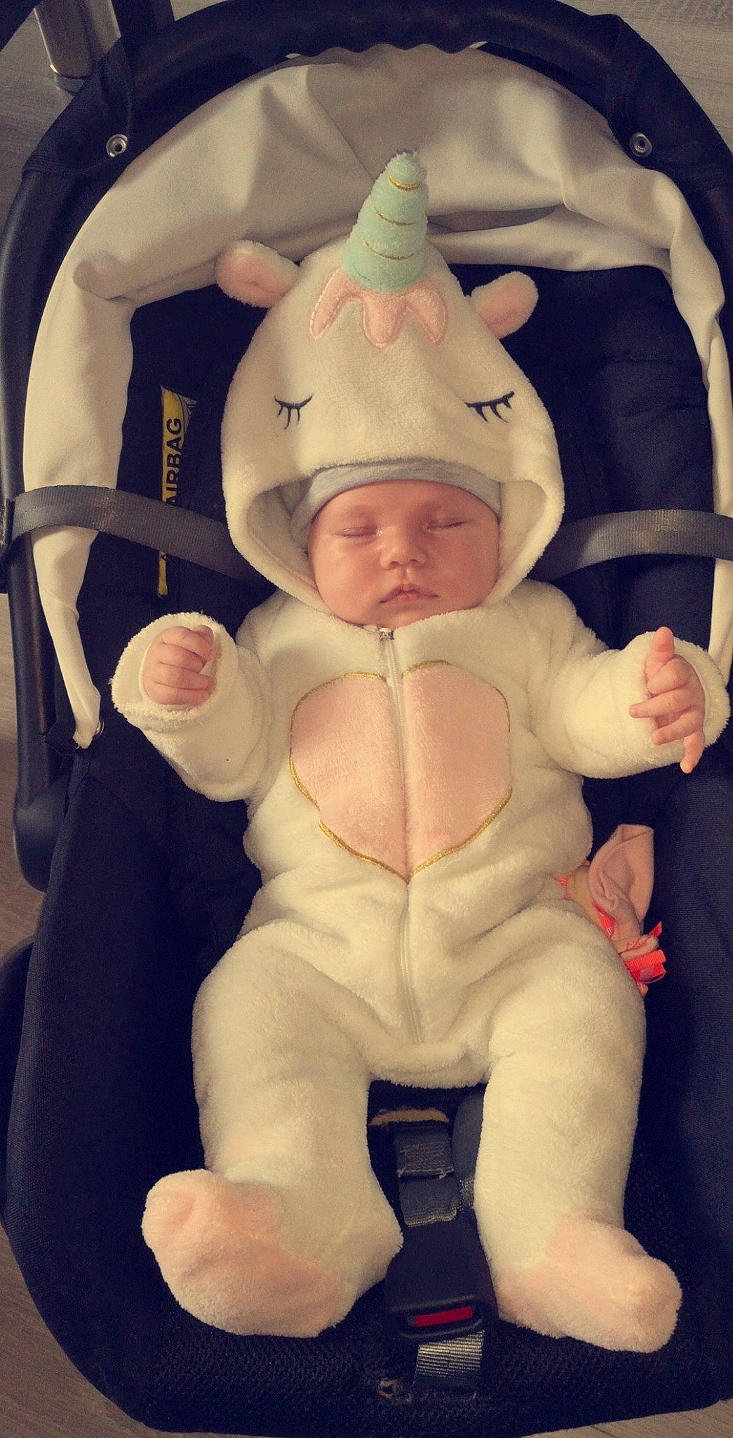 Ylanna participe au concours pour gagner de l'argent avec cette photo : baby, child, headwear, person, product, smile, toddler