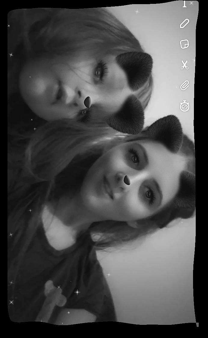 Brittany a rejoint le concours — aidez-le/la à gagner de superbes lots ! baby, black, black_and_white, child, electronic_device, joy, monochrome, monochrome_photography, person, photograph, photography, portrait, smile, stock_photography, style