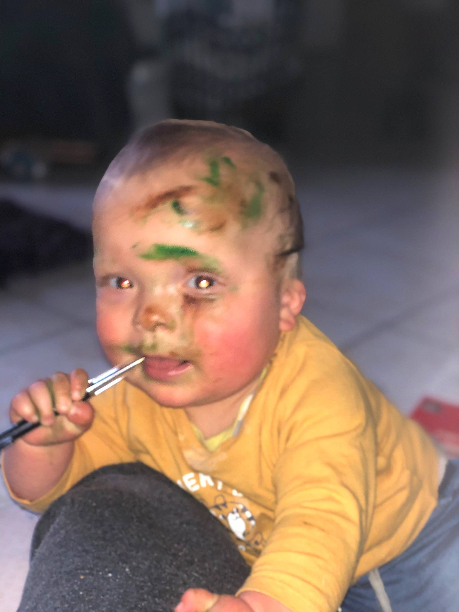 Malo a rejoint le concours — aidez-le/la à gagner de superbes lots ! baby, cheek, child, chin, comfort_food, cuisine, cutlery, eating, food, food_craving, fork, kitchen_utensil, mouth, nose, person, plate, sitting, spoon, tableware, taste