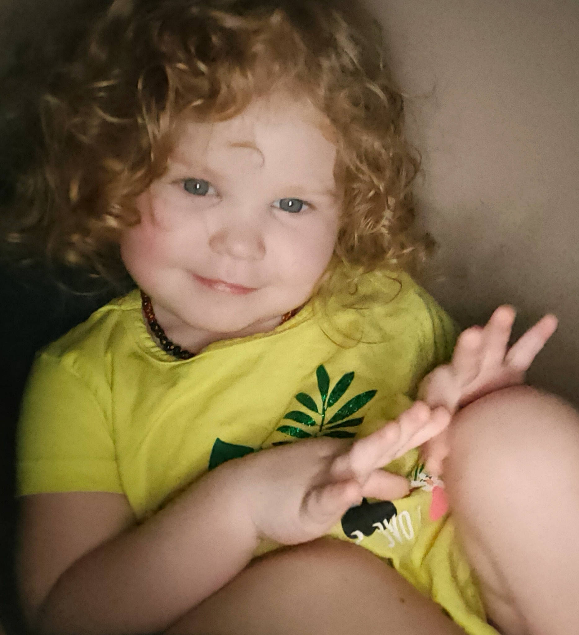 Xiomara participe au concours pour gagner de l'argent avec cette photo : arm, cheek, chin, eye, eyebrow, eyelash, face, facial_expression, finger, flash_photography, gesture, hair, happy, head, iris, joy, lip, mouth, nose, organ