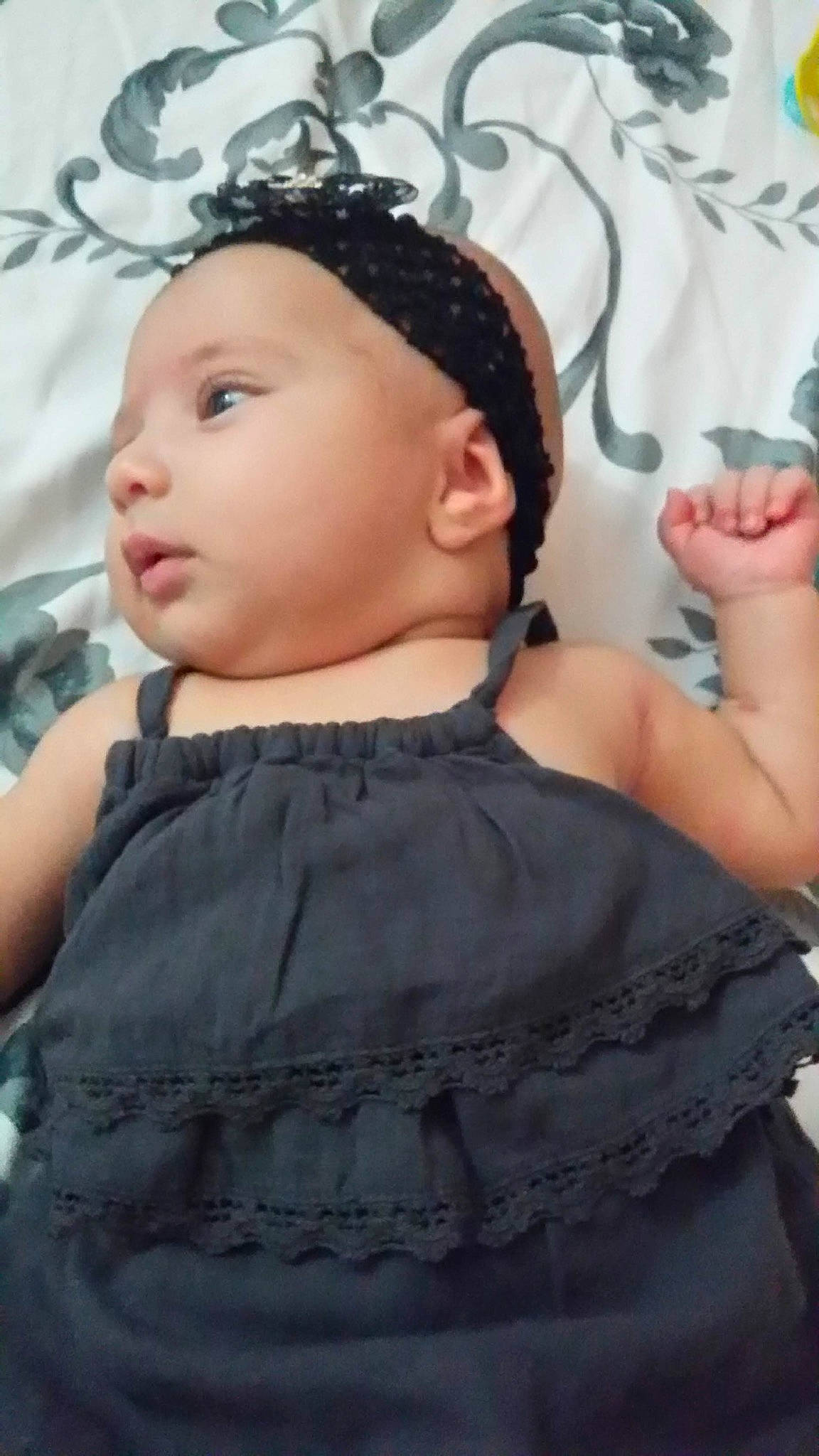 Tasnim a rejoint le concours — aidez-le/la à gagner de superbes lots ! baby, black_hair, cheek, child, ear, fashion_accessory, forehead, hair, hair_accessory, head, headband, headgear, person, toddler