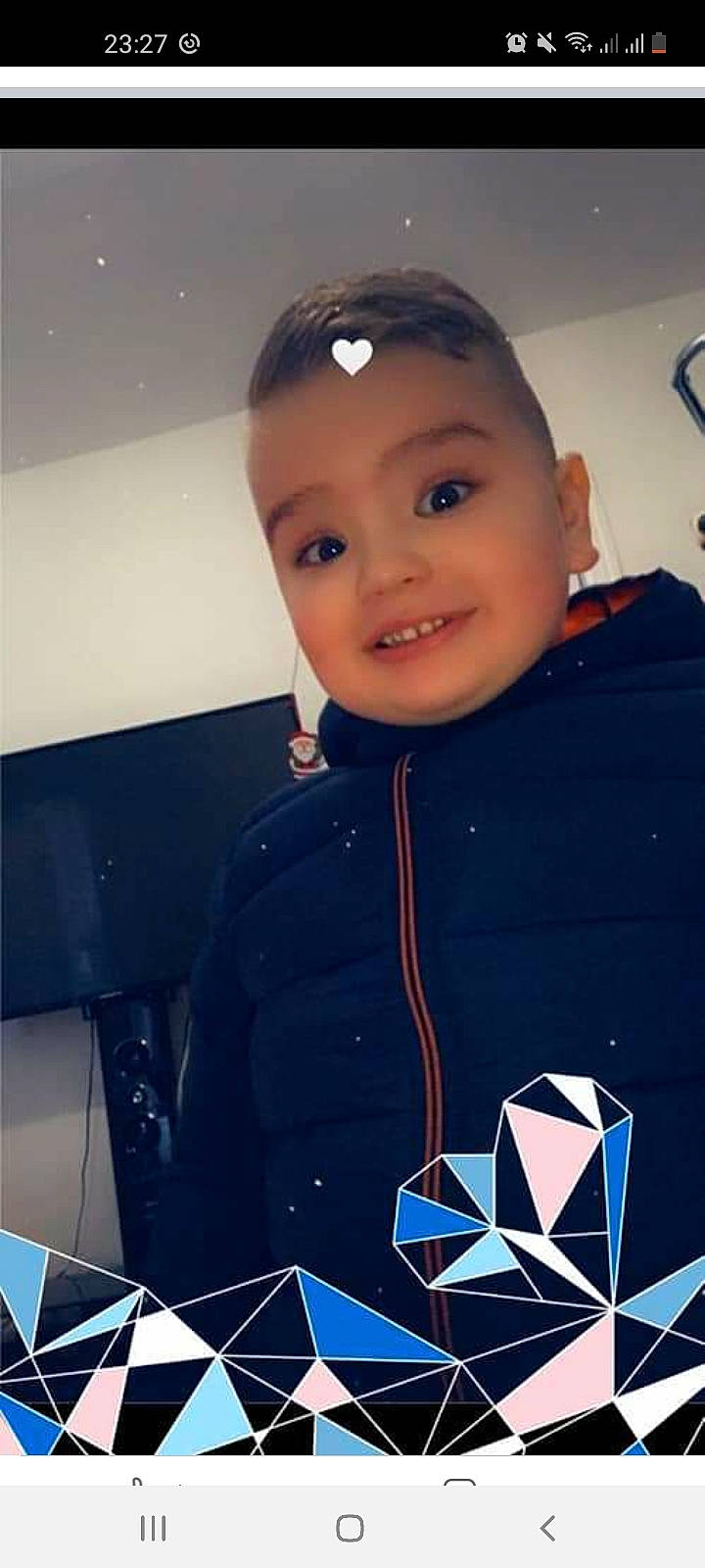 Kilian a rejoint le concours — aidez-le/la à gagner de superbes lots ! audio_equipment, child, cloud, cool, electric_blue, eyewear, flash_photography, fun, happy, hoodie, joy, organ, person, personal_protective_equipment, selfie, shield, sky, sleeve, smile, t_shirt