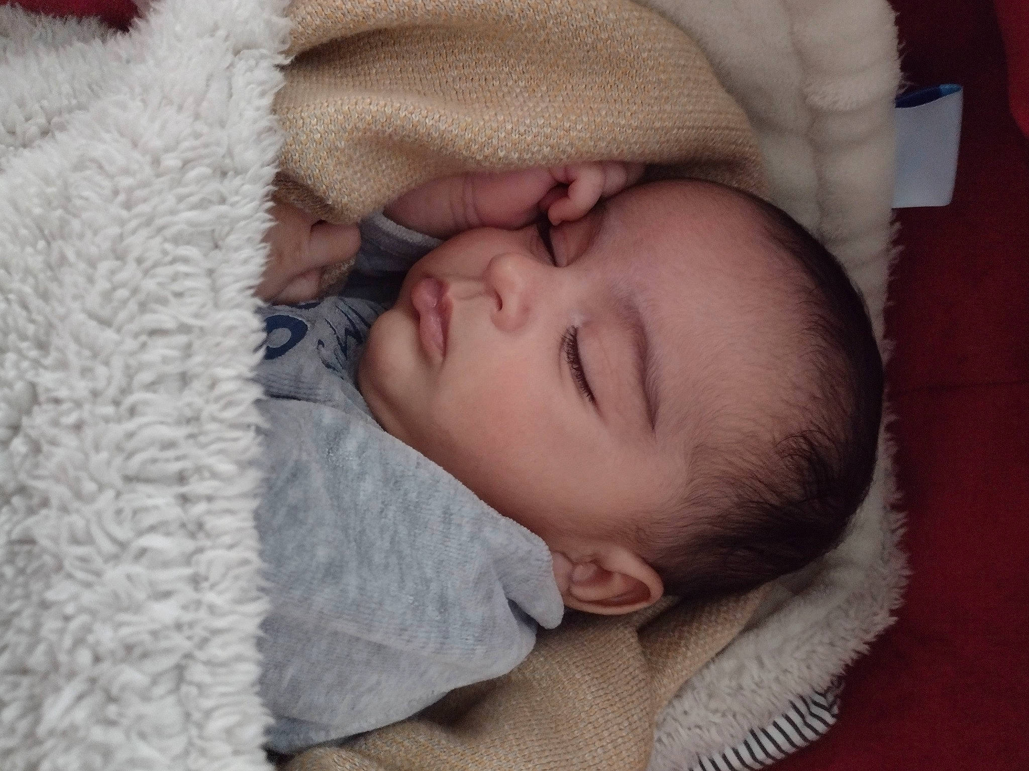 Emmanuel participe au concours pour gagner de l'argent avec cette photo : baby, baby_sleeping, baby_toddler_clothing, bedtime, cheek, child, close_up, comfort, ear, eye, eyebrow, eyelash, head, iris, linens, lip, mouth, nose, person, skin