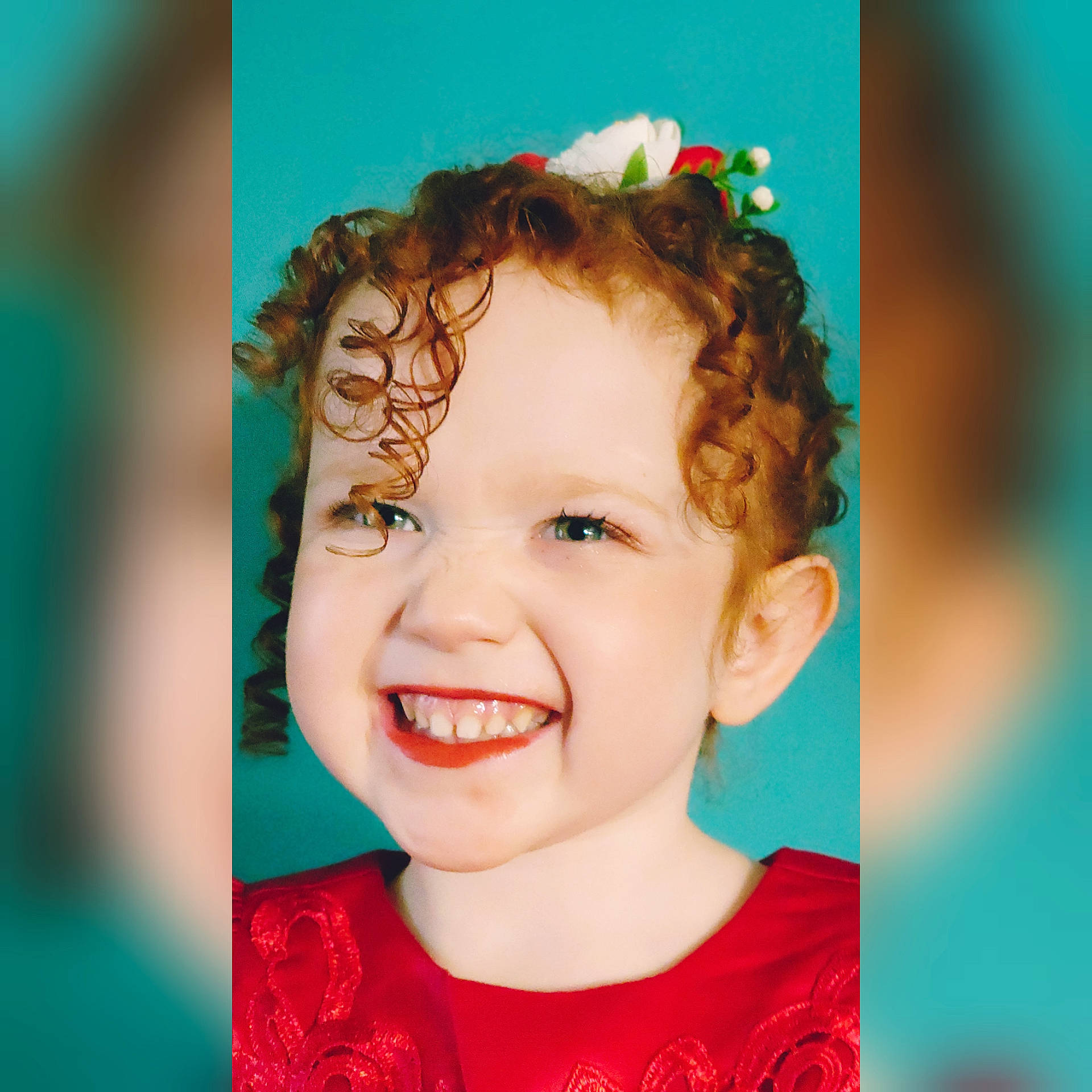 Kim participe au concours pour gagner de l'argent avec cette photo : cheek, child, child_model, chin, colorfulness, facial_expression, happy, joy, laugh, mouth, nose, person, pleased, portrait, portrait_photography, ringlet, tooth, turquoise