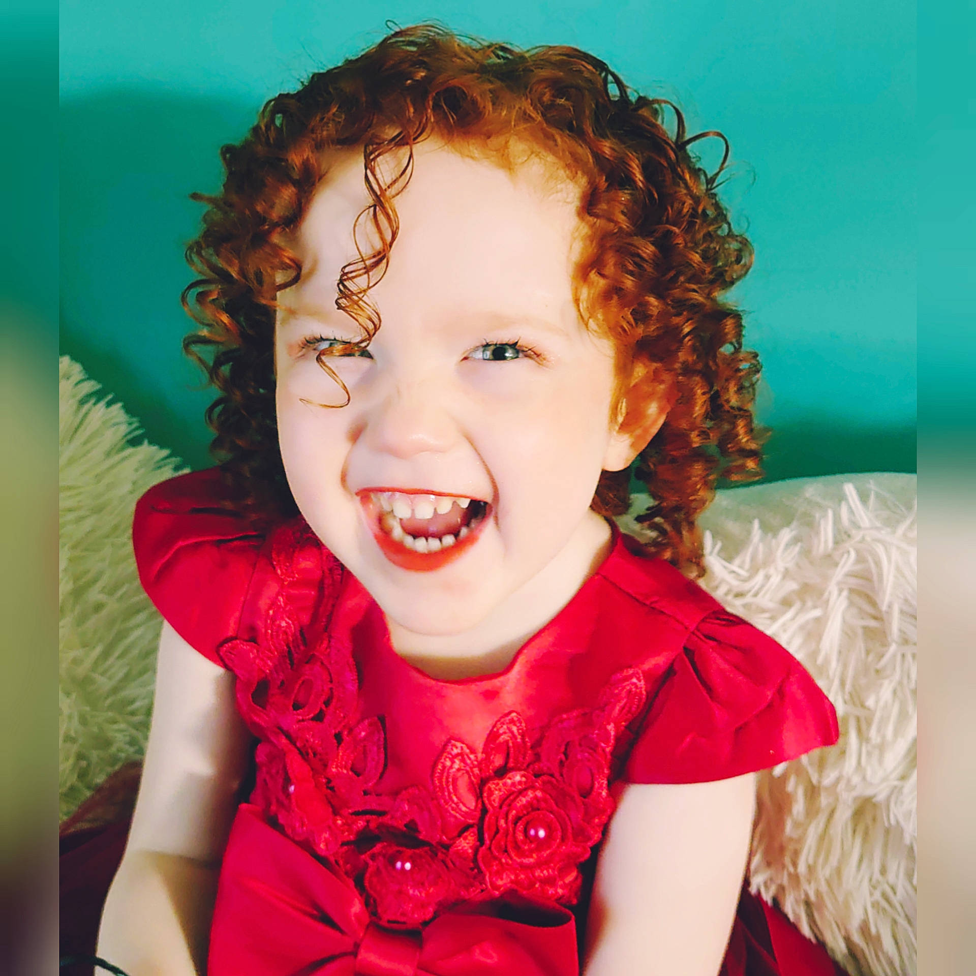 Kim participe au concours pour gagner de l'argent avec cette photo : baby, baby_laughing, baby_toddler_clothing, child, child_model, eyelash, happy, iris, jheri_curl, joy, laugh, lip, mouth, nose, organ, person, pleased, portrait_photography, ringlet, toddler