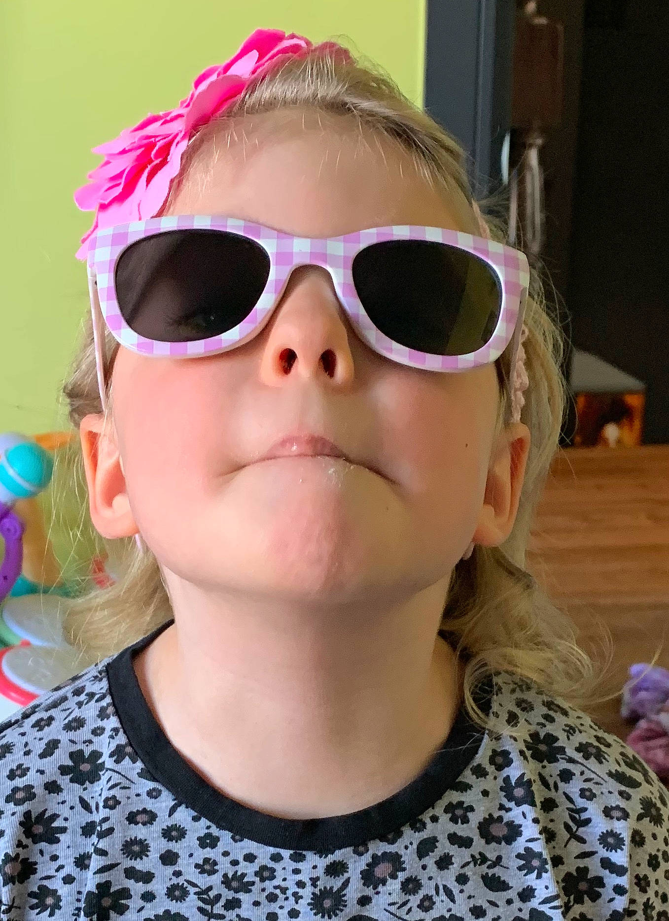 Bryana participe au concours pour gagner de l'argent avec cette photo : cheek, chin, cool, eye_glass_accessory, eyebrow, eyewear, forehead, glasses, goggles, hairstyle, happy, jaw, lip, mouth, nose, person, sleeve, street_fashion, sunglasses, vision_care