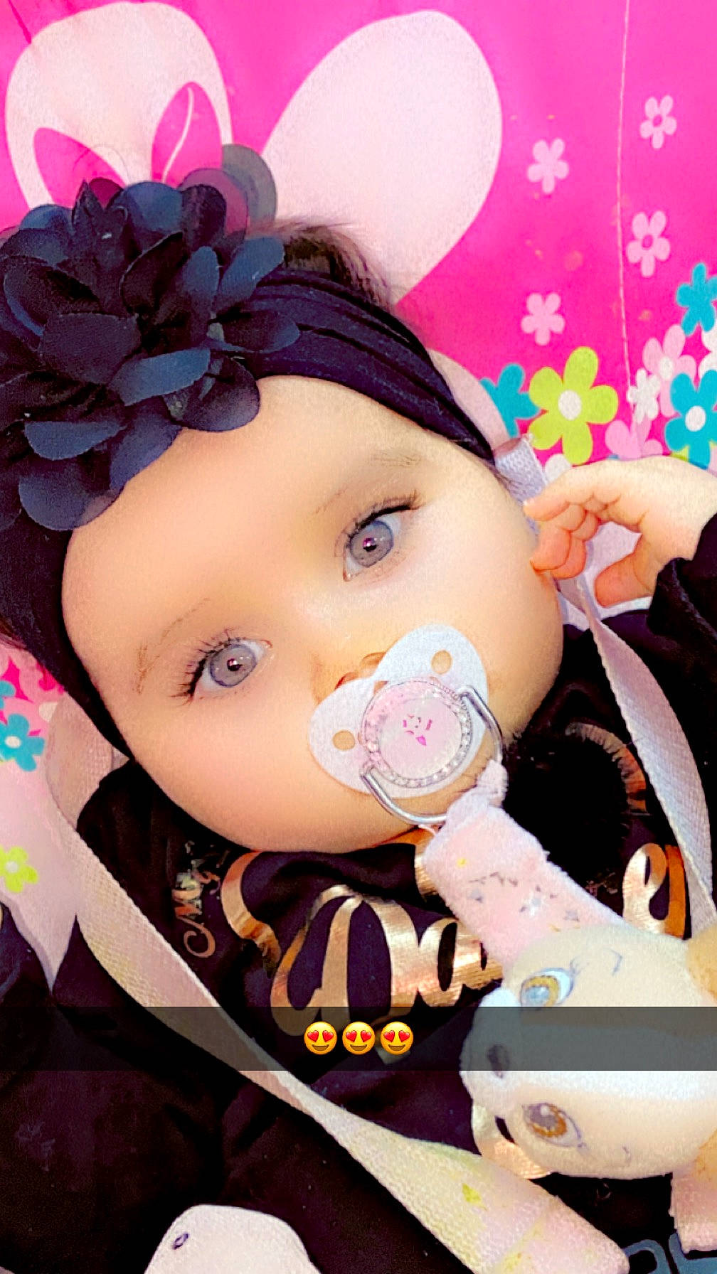 Milana participe au concours pour gagner de l'argent avec cette photo : baby, baby_toddler_clothing, black_hair, cap, cheek, child, cool, eye, eyelash, facial_expression, happy, headgear, headwear, lip, magenta, pattern, person, pink, purple, skin