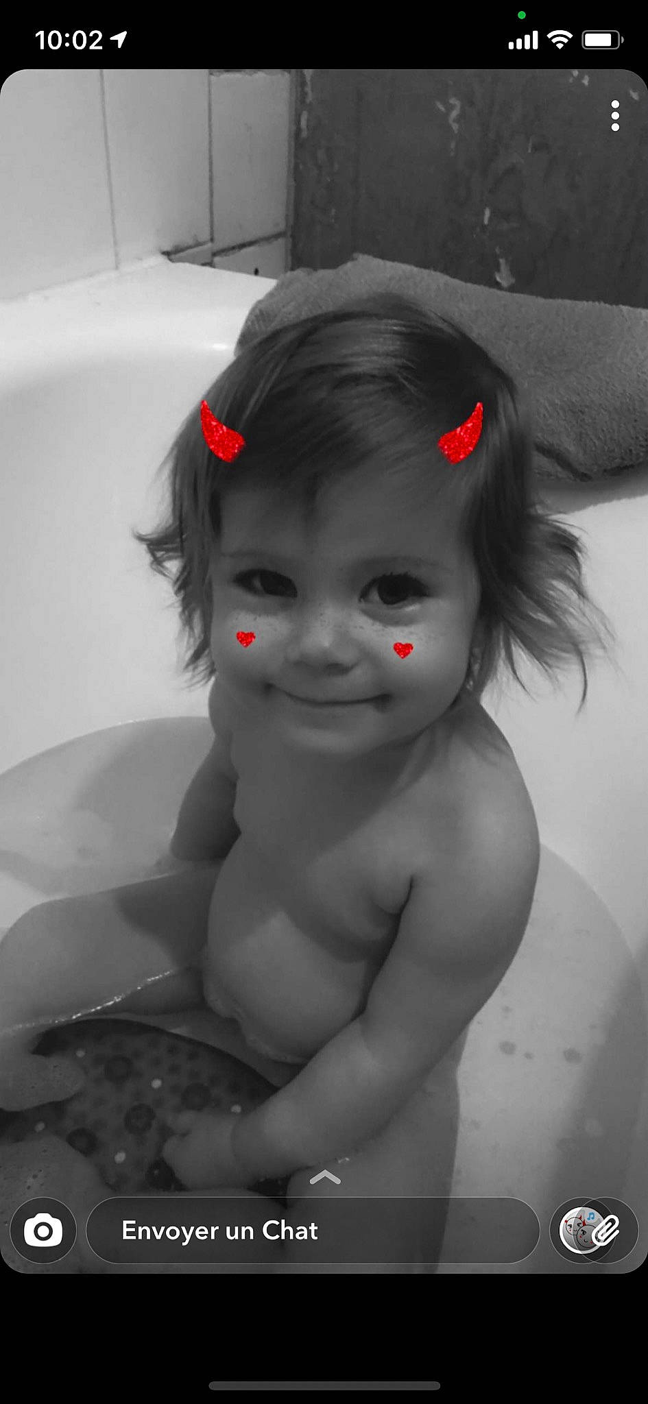 Linnayah participe au concours pour gagner de l'argent avec cette photo : bathtub, ear, eye, eyebrow, eyelash, flash_photography, forehead, hairstyle, head, human, human_body, iris, joint, joy, lip, neck, nose, organ, person, shoulder