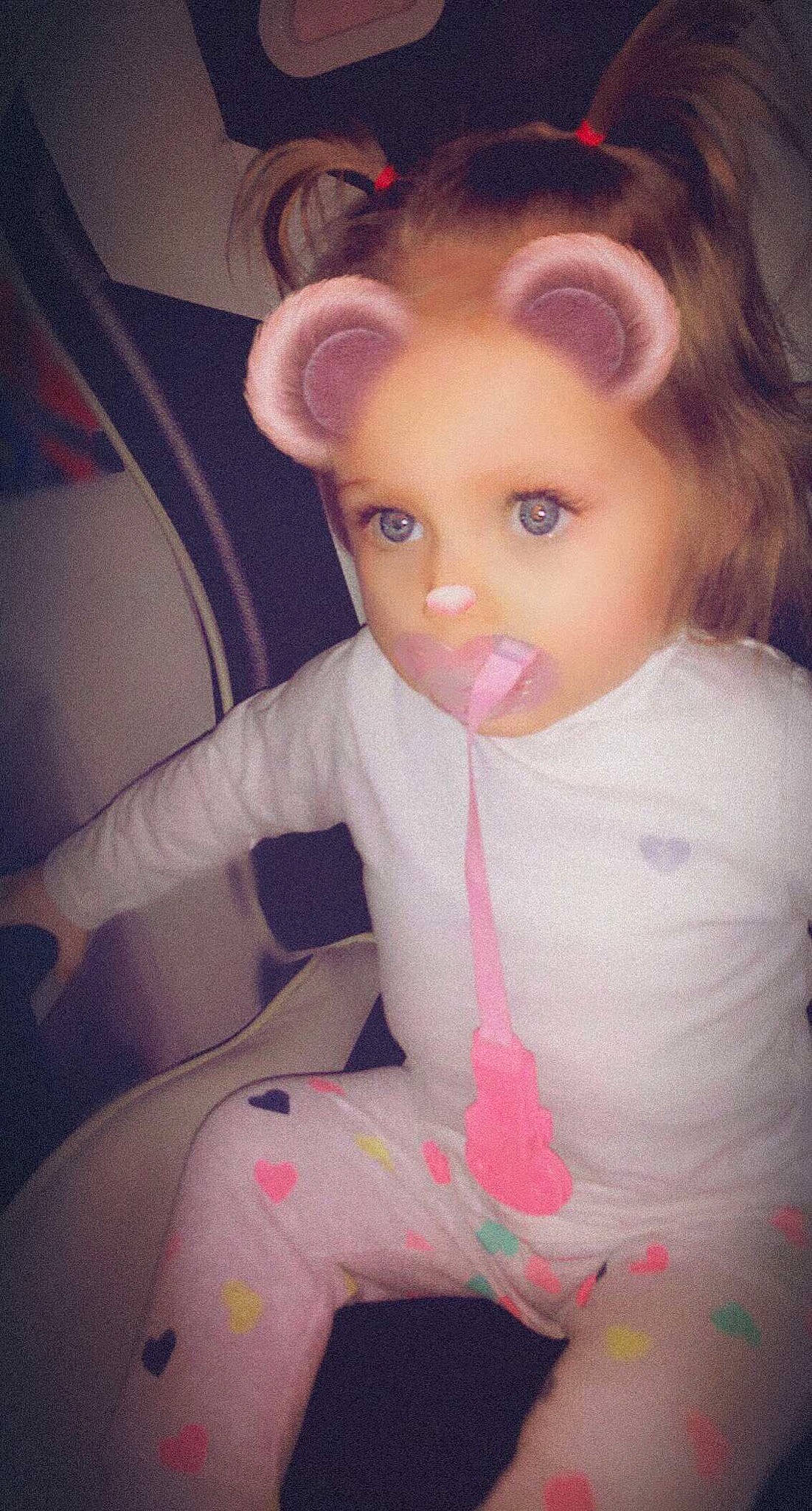 Linnayah a rejoint le concours — aidez-le/la à gagner de superbes lots ! arm, baby_toddler_clothing, cheek, child, doll, dress, ear, eyelash, fawn, hand, human_body, iris, lip, mouth, nose, person, pink, skin, sleeve, toy